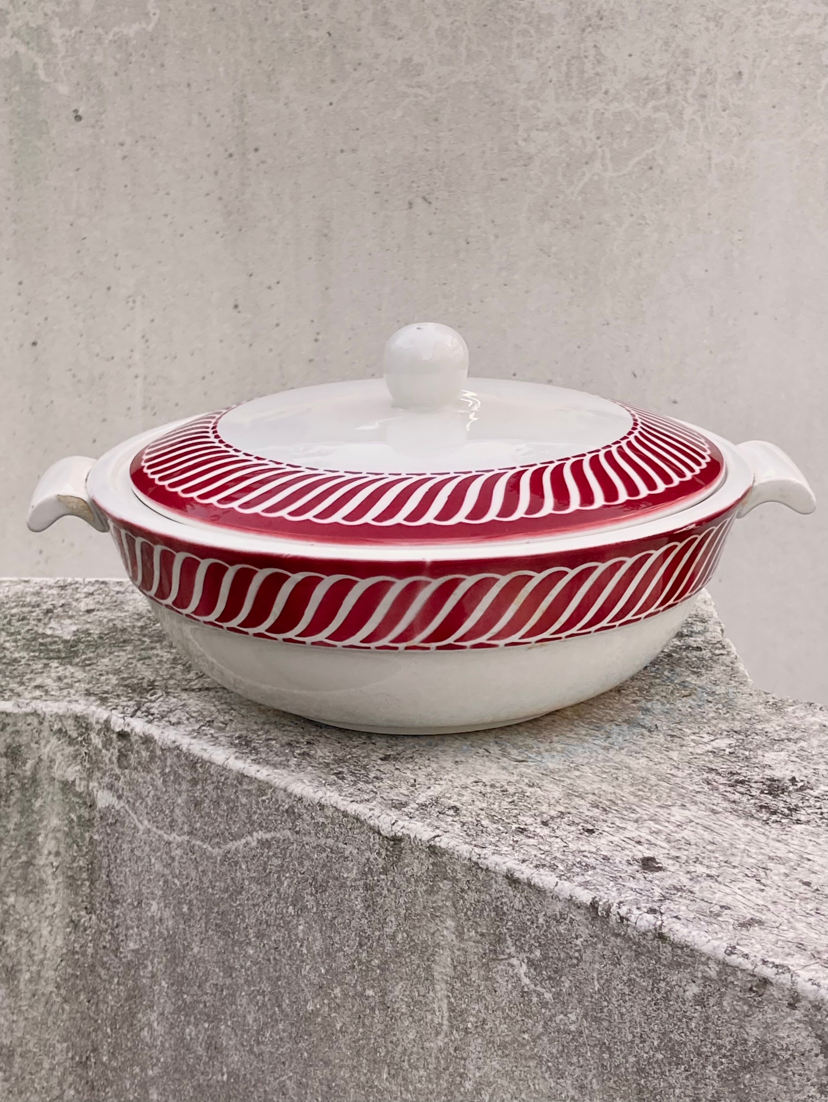 Soup tureen serving dish Digoin Sarreguemines
