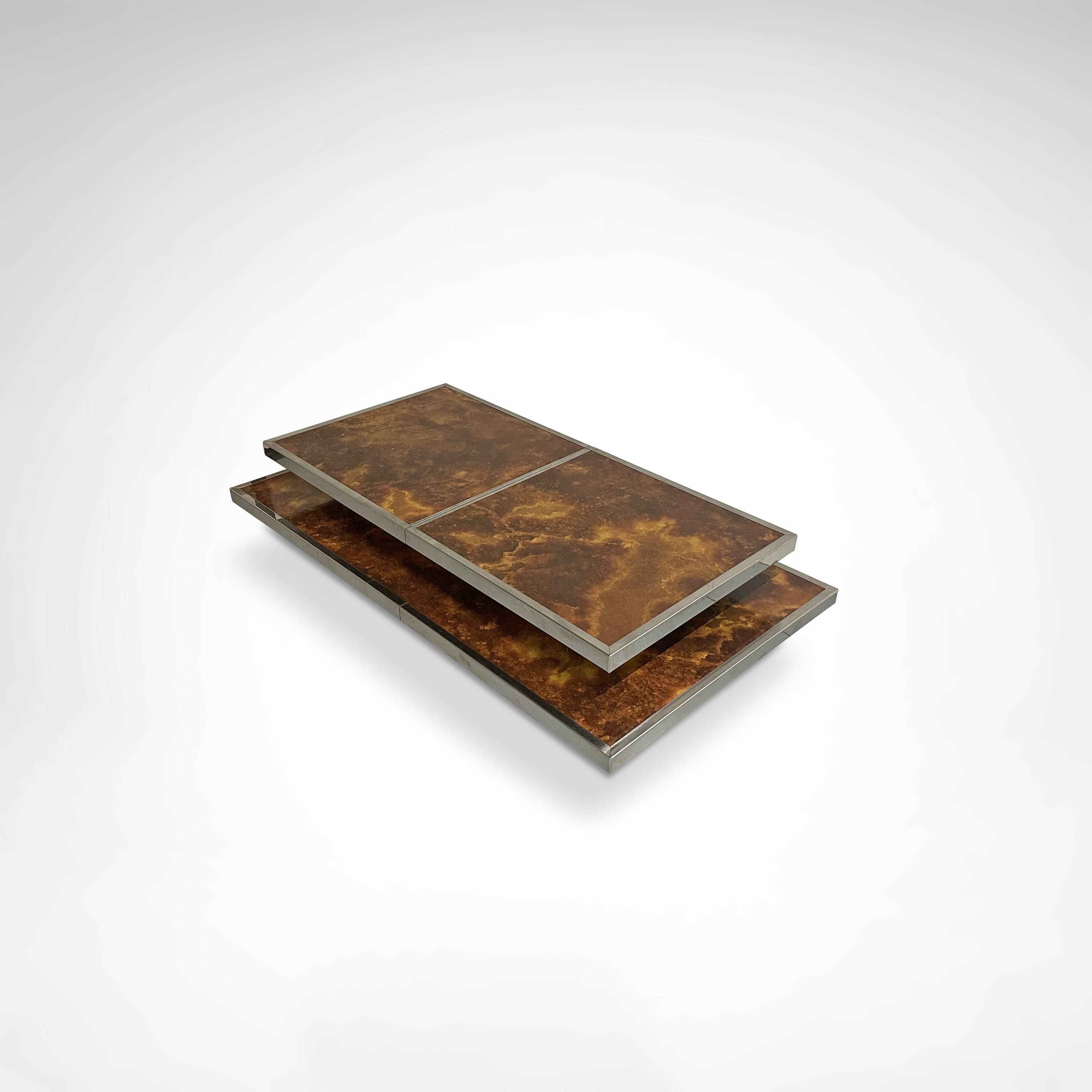 Table basse en bois de noyer à deux niveaux et métal avec bar intégré, France, années 1980.
