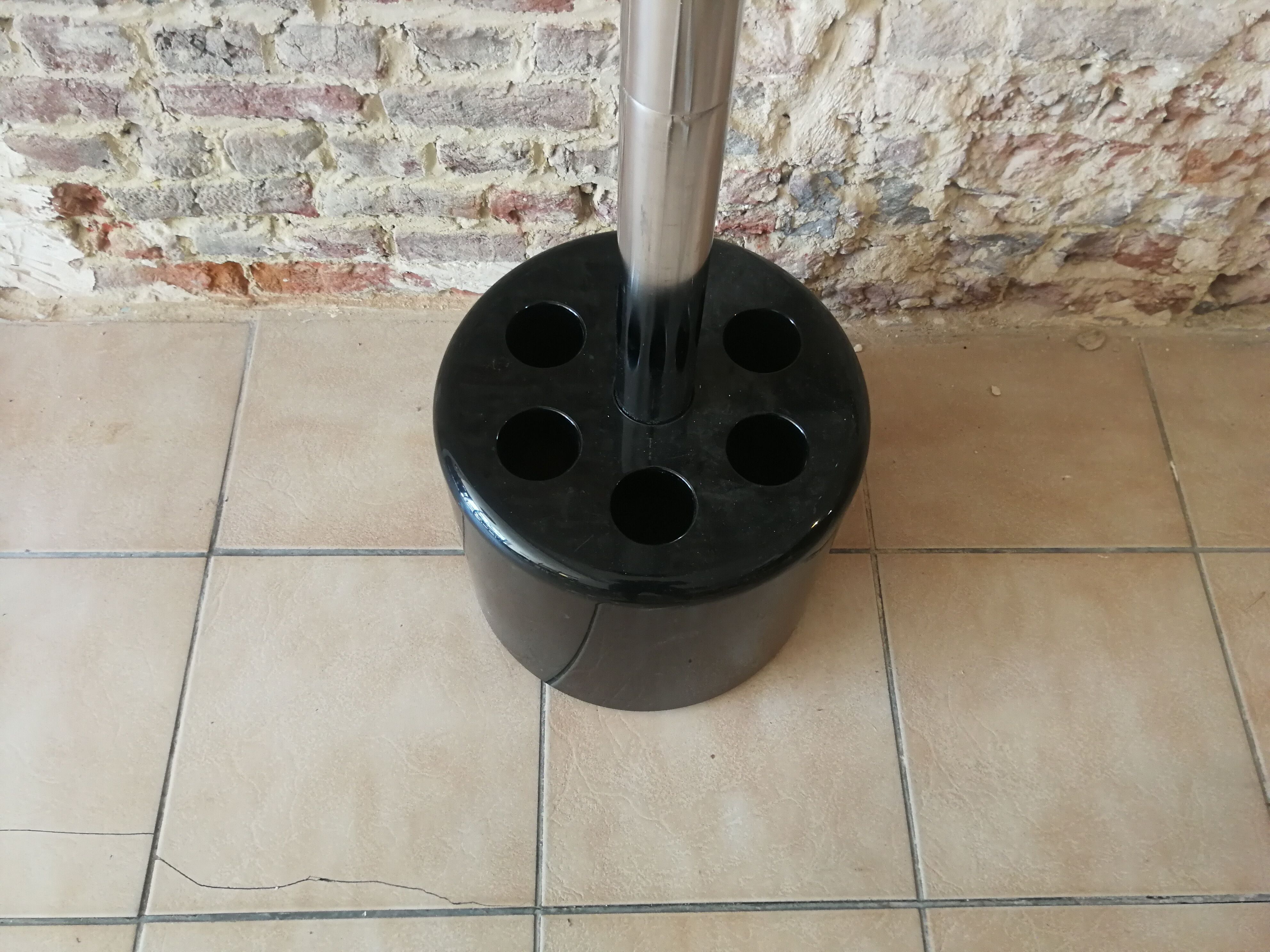 Coat rack by Roberto Lucchi and Paolo Orlandini edited by Velca