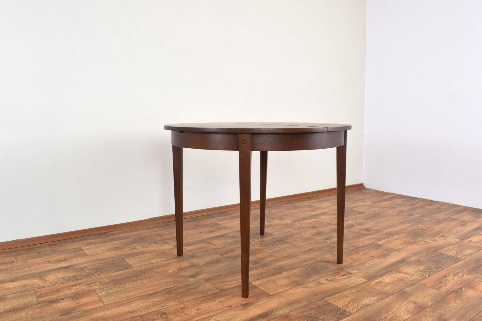 Table à manger extensible en chêne polonais du milieu du siècle, années 1960.