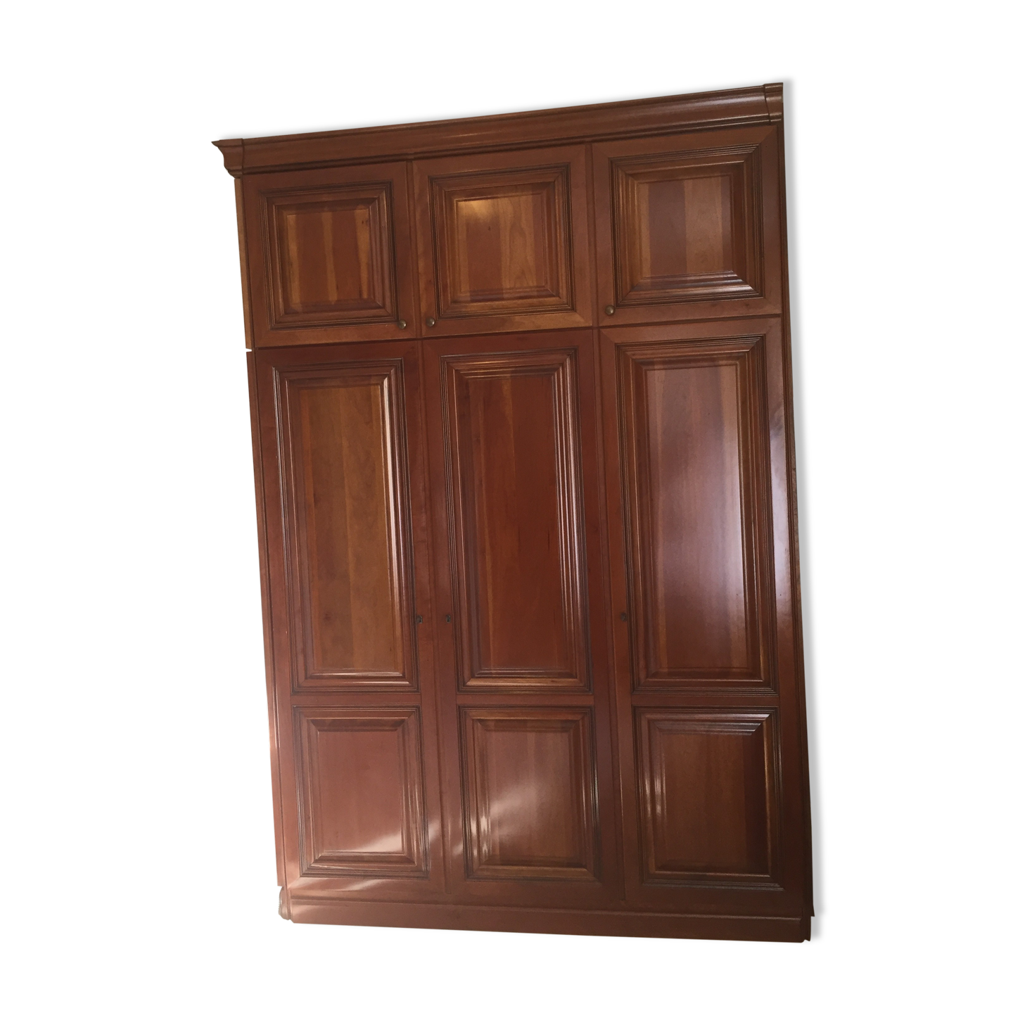 Electric retractable bed cabinet