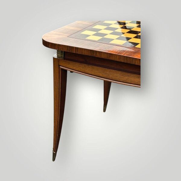 Table à jeu de style art déco en acajou et bois de placage