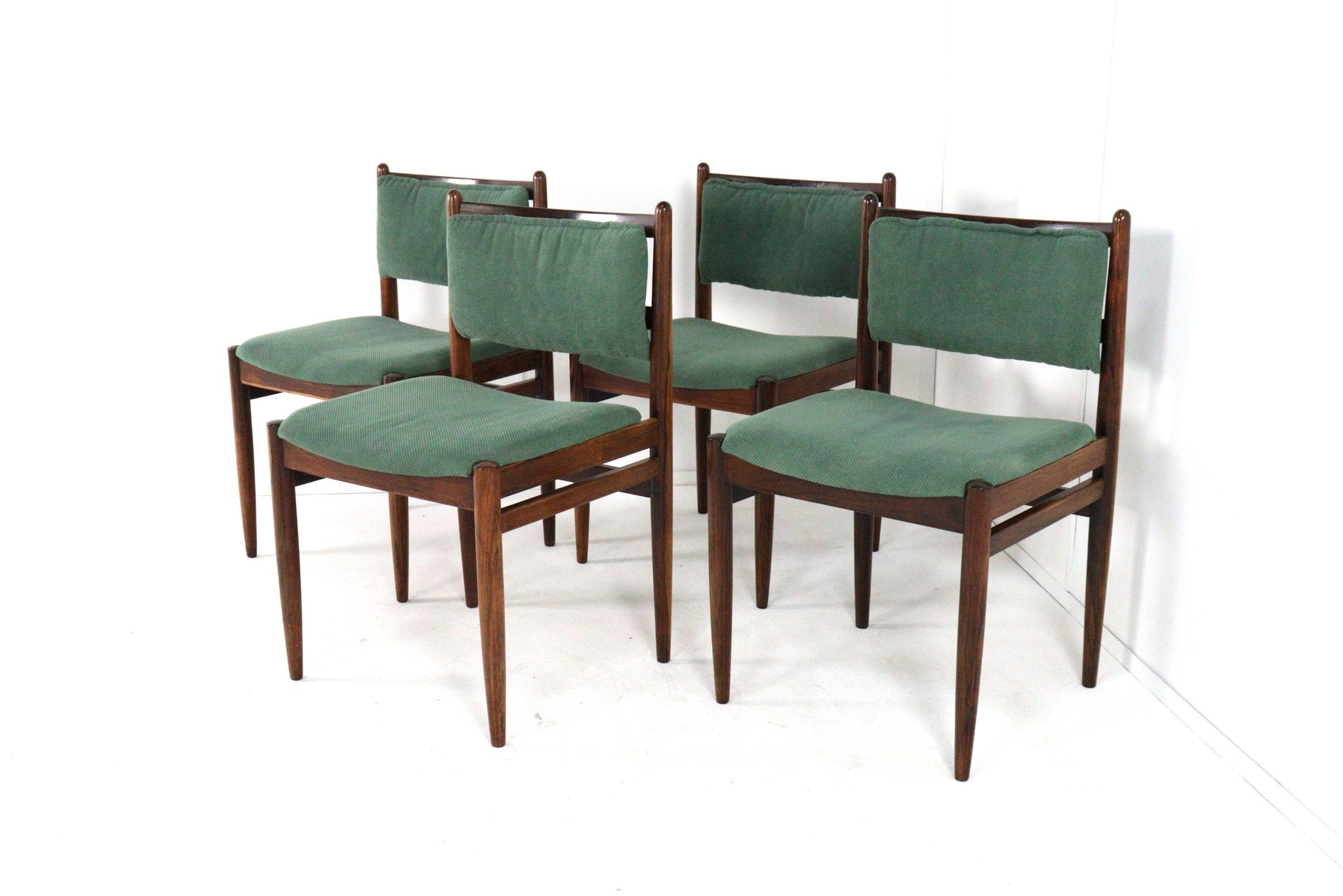 Ensemble de 4 chaises en palissandre 'Quern' - style moderne du milieu du siècle