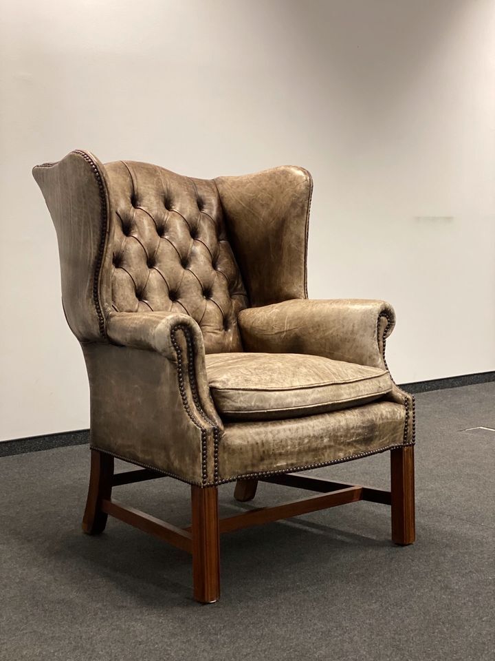 Xixth century  english georgian cigar leather wingback library chairs