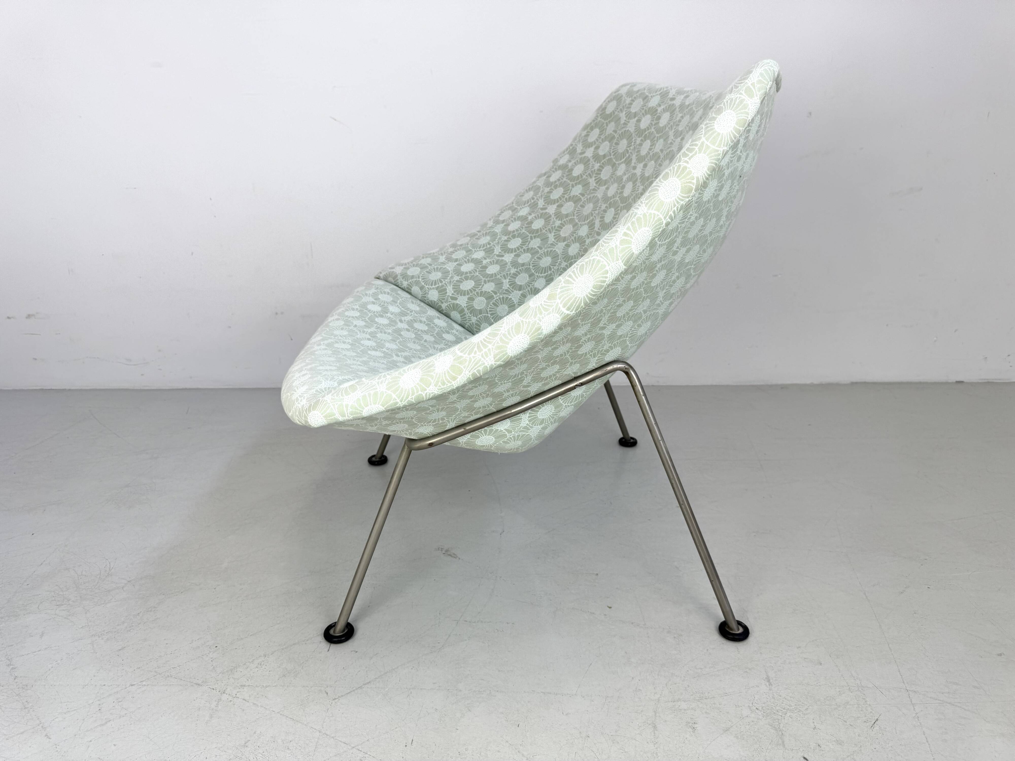 Artifort Chair "oyster by Pierre Paulin