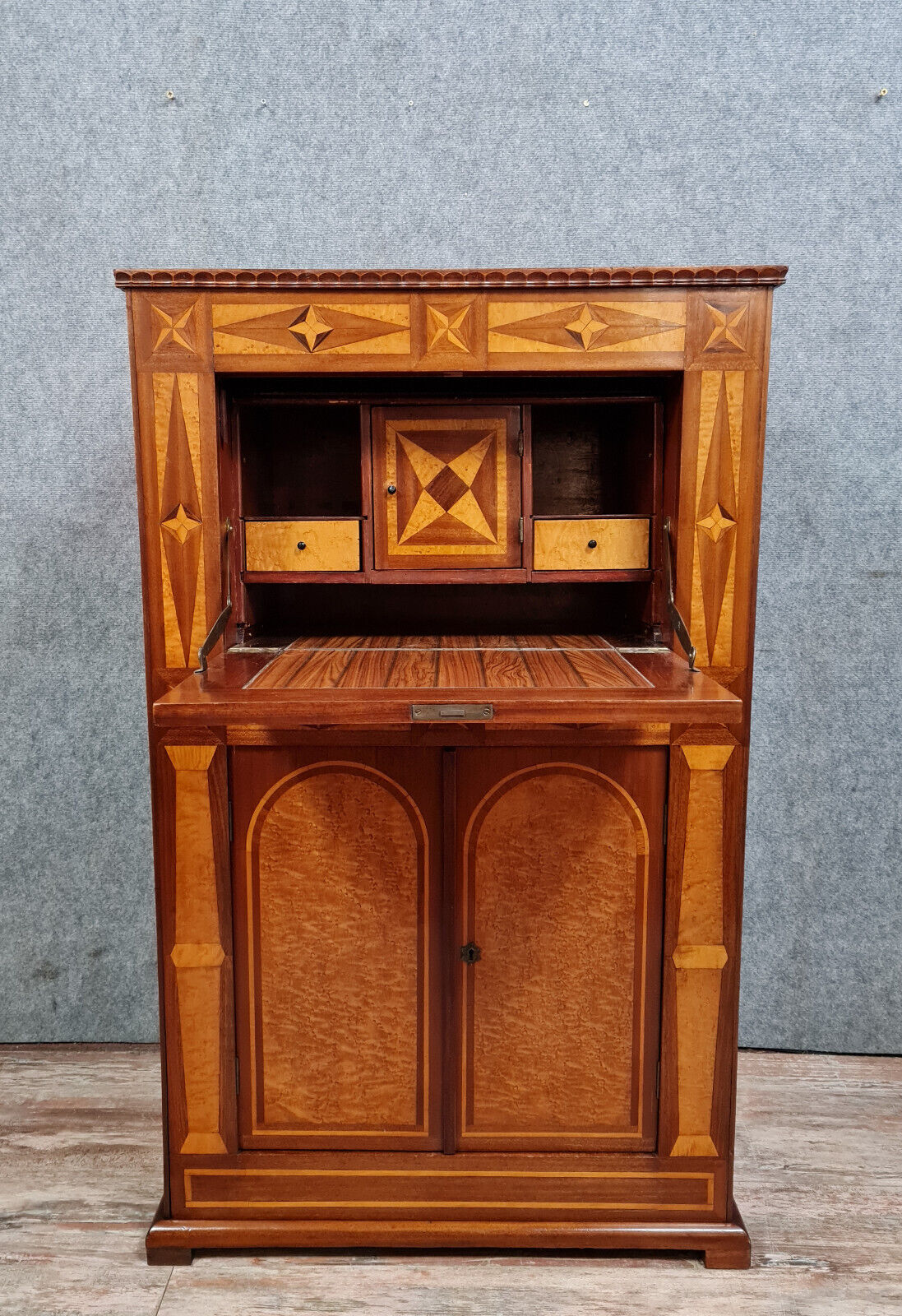Secretary of Dame Restauration/Charles X in precious wood marquetry circa 1900