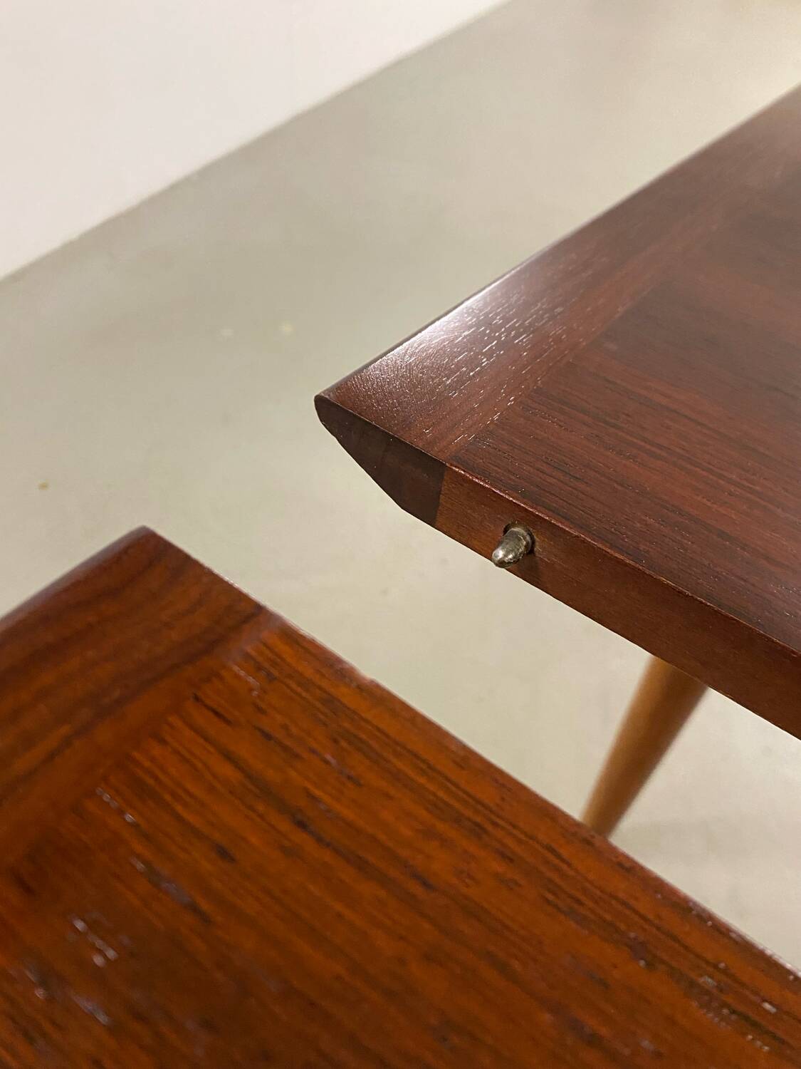 Table à manger ronde en palissandre extensible des années 1960 MidCentury