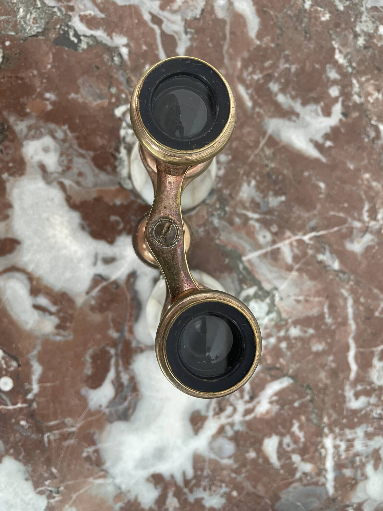 Pair of binoculars, theater, opera, mother-of-pearl, gilded brass, early twentieth century, curiosity object, showcase