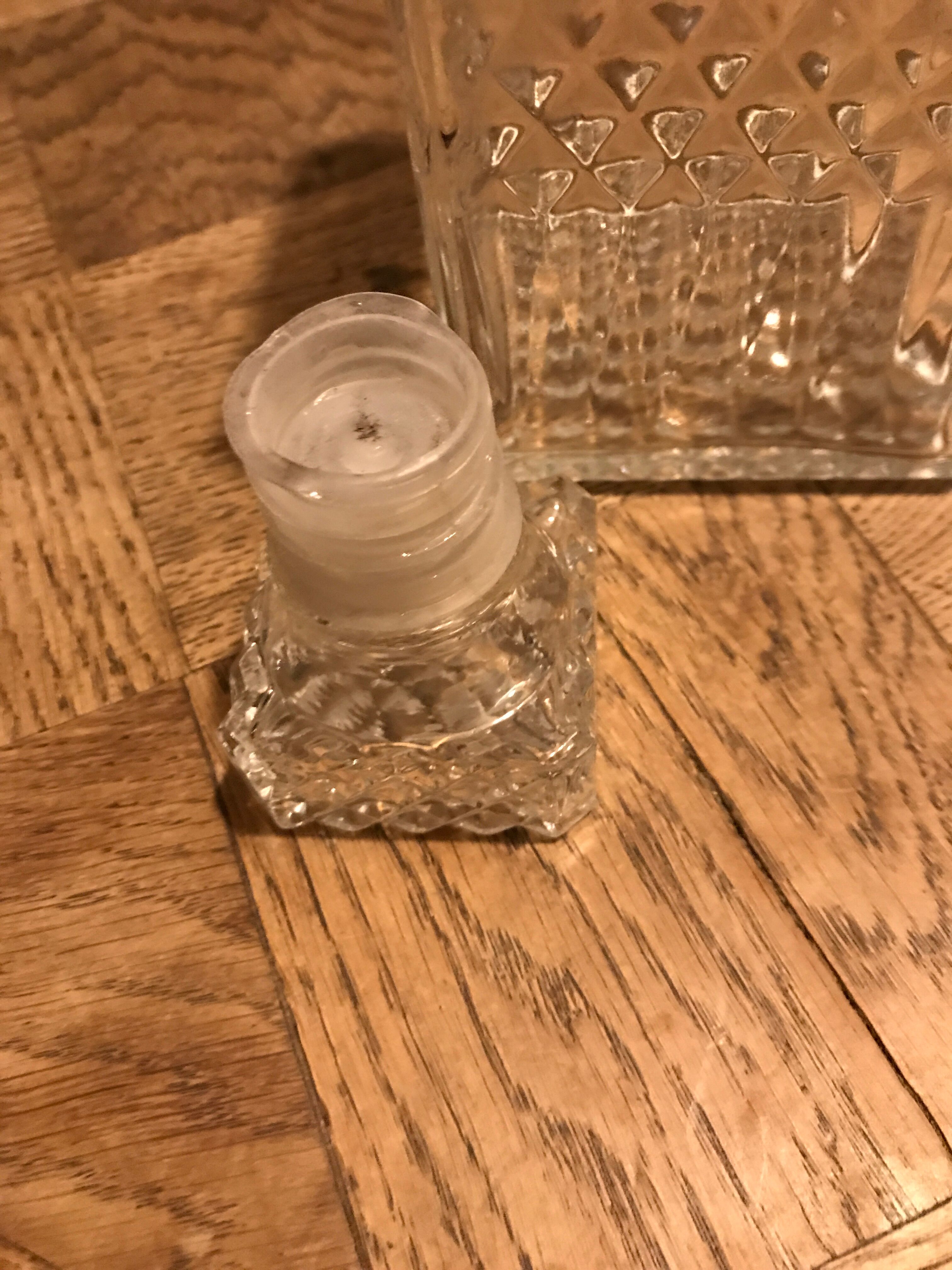 Carafe chiseled glass