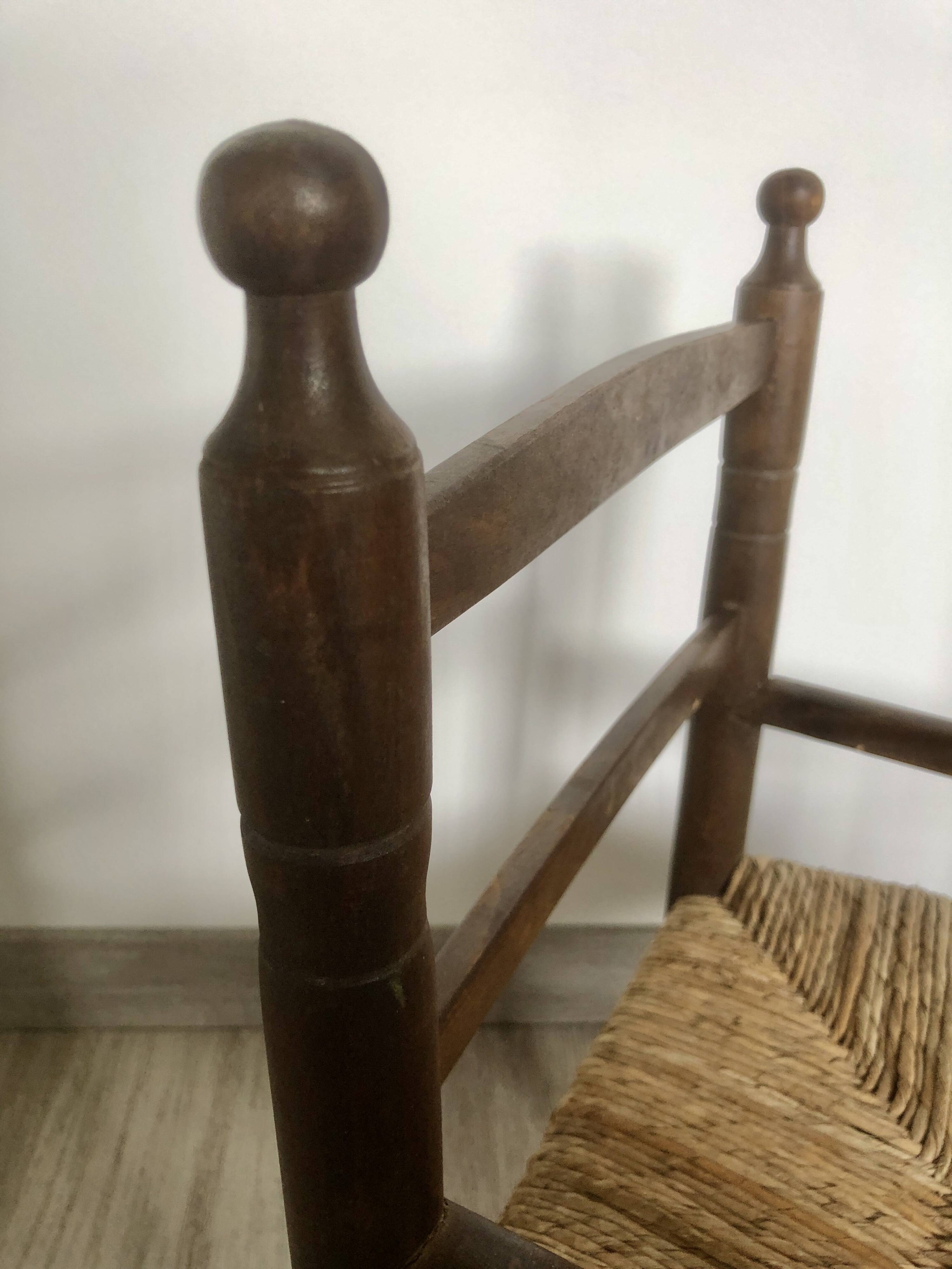 Children's armchair in beech wood and straw