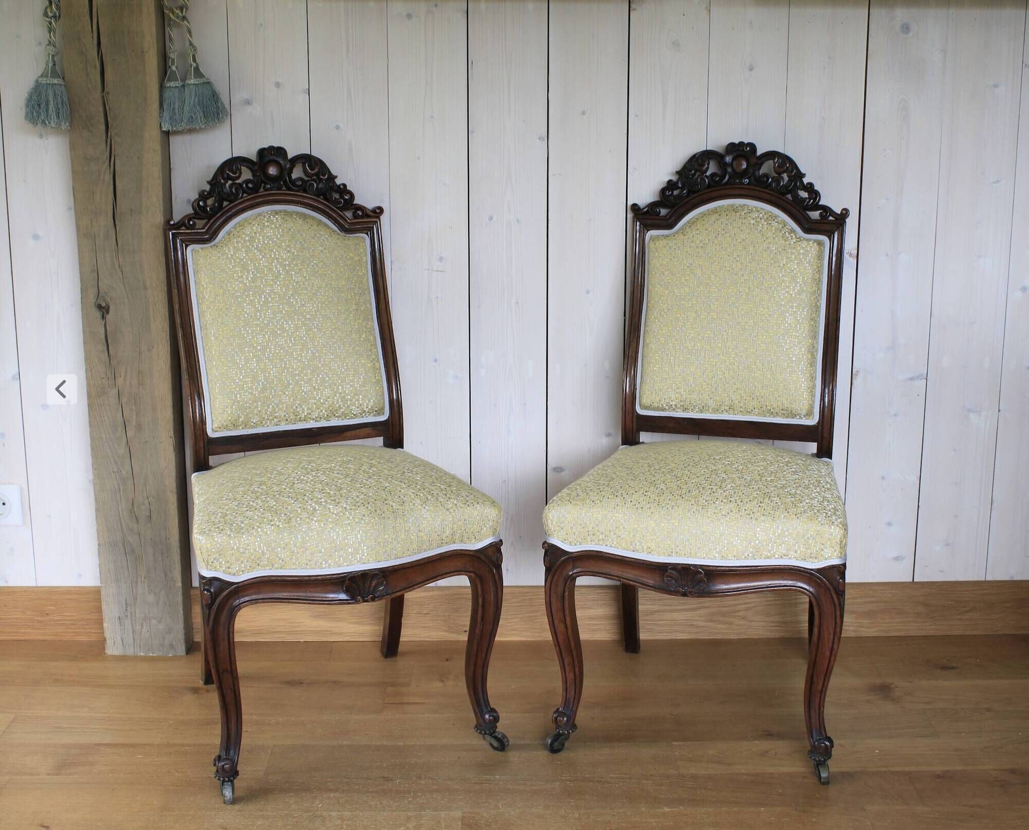 Louis-Philippe chairs carved in mahogany