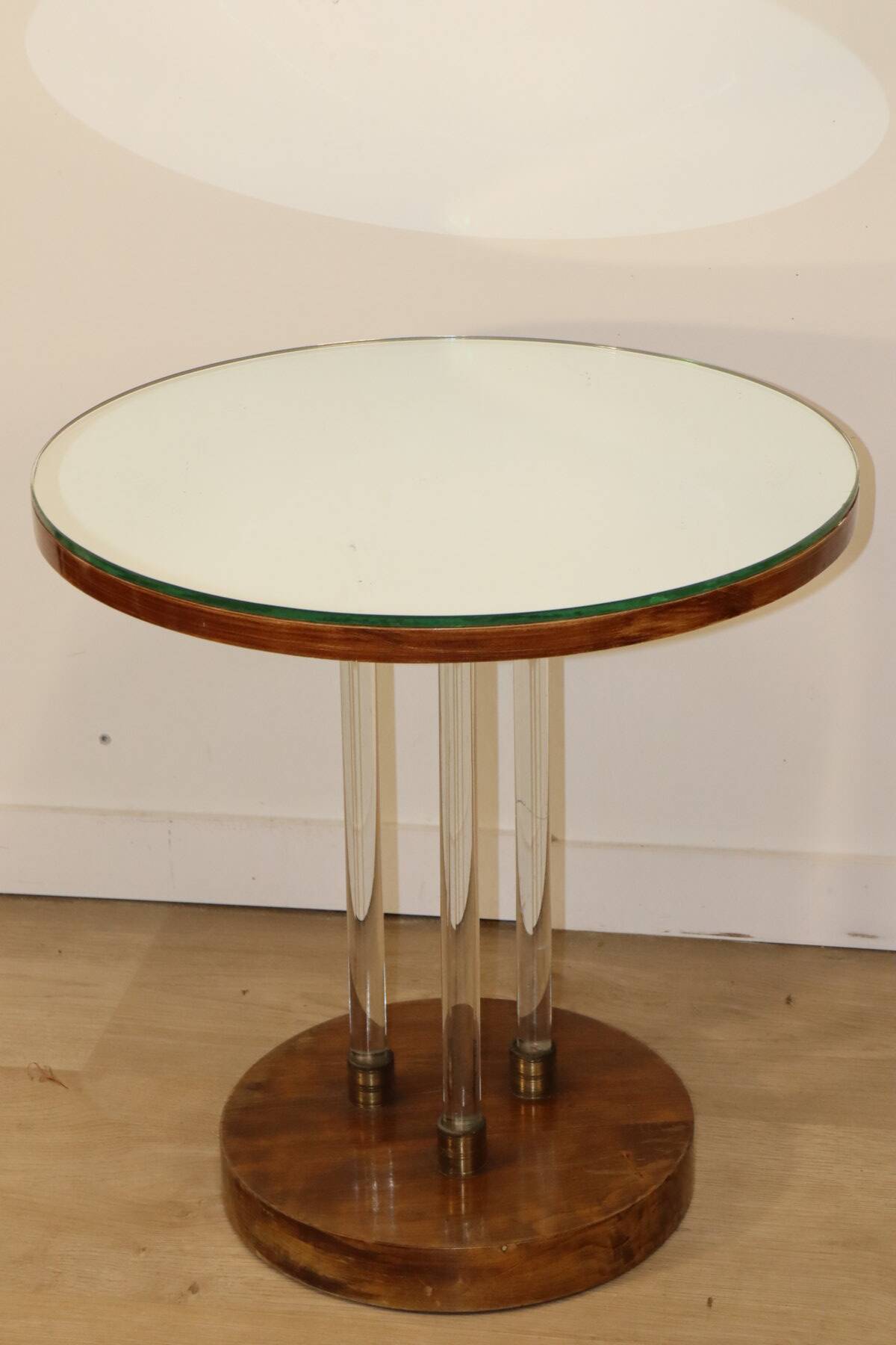 Art Deco side table in wood, brass and glass