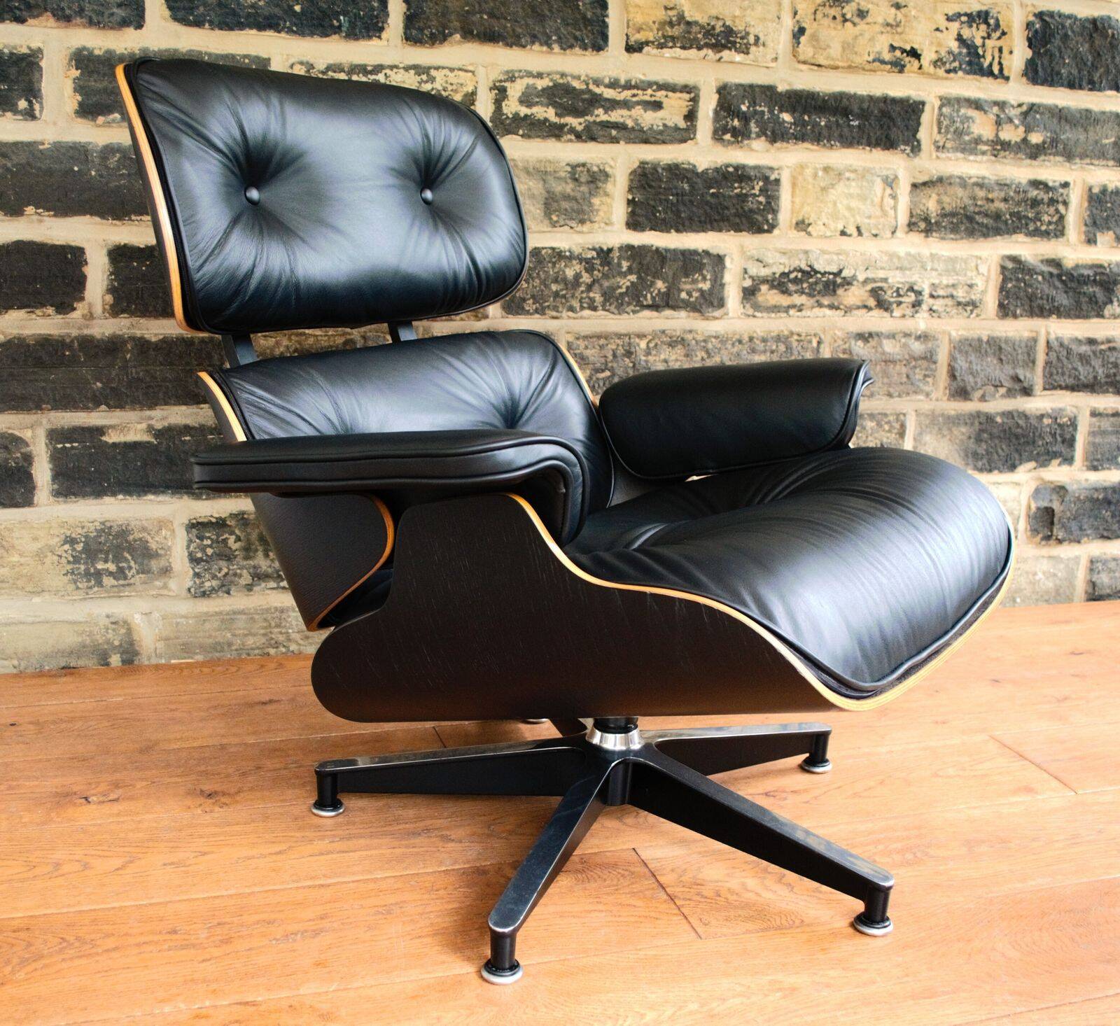 Herman Miller 670 restored version / new leather interior