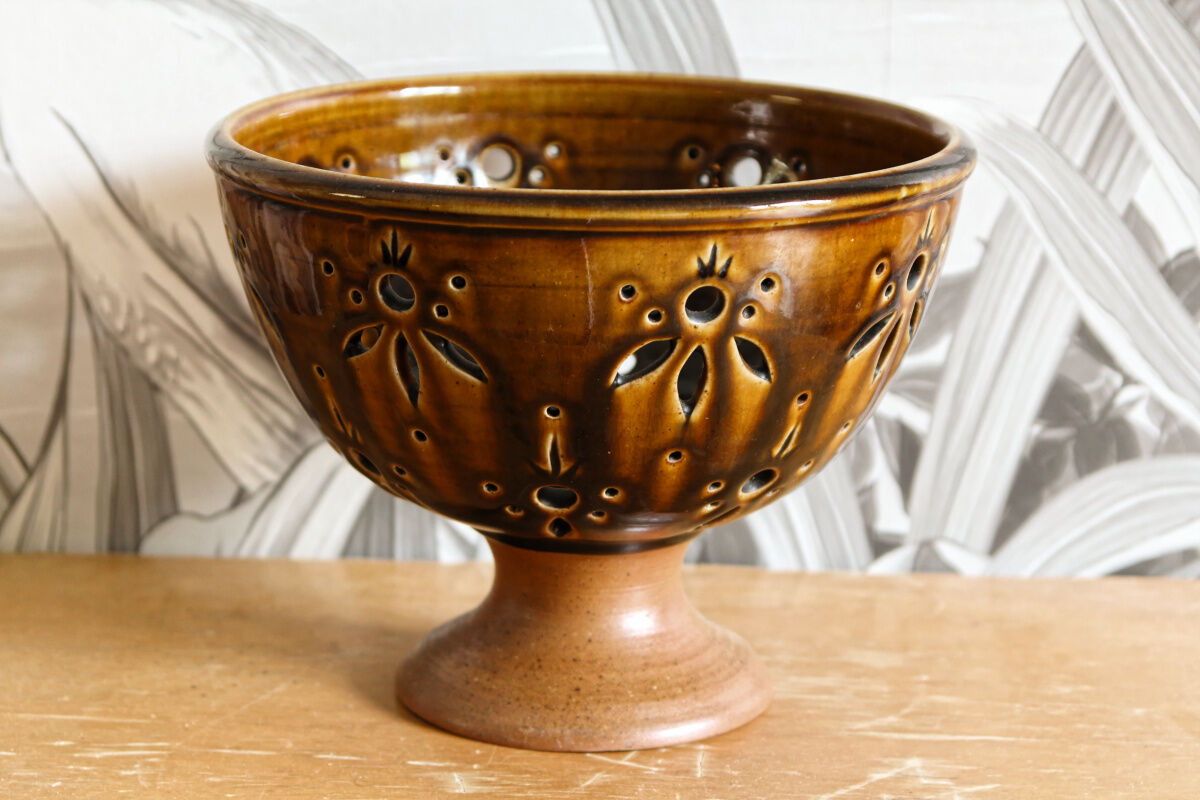 Openwork fruit cup