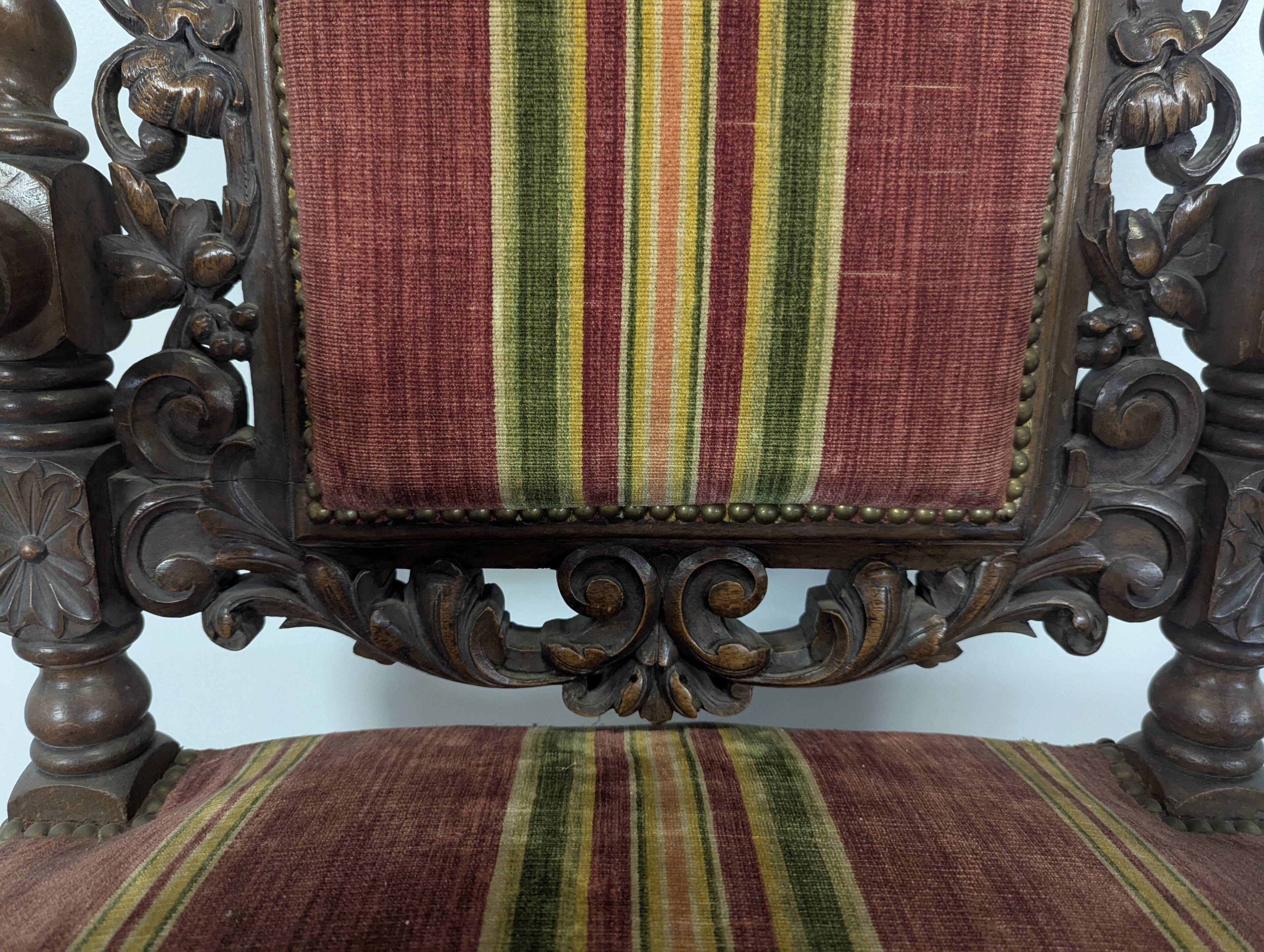 Paire de fauteuil de style Louis XIII style château