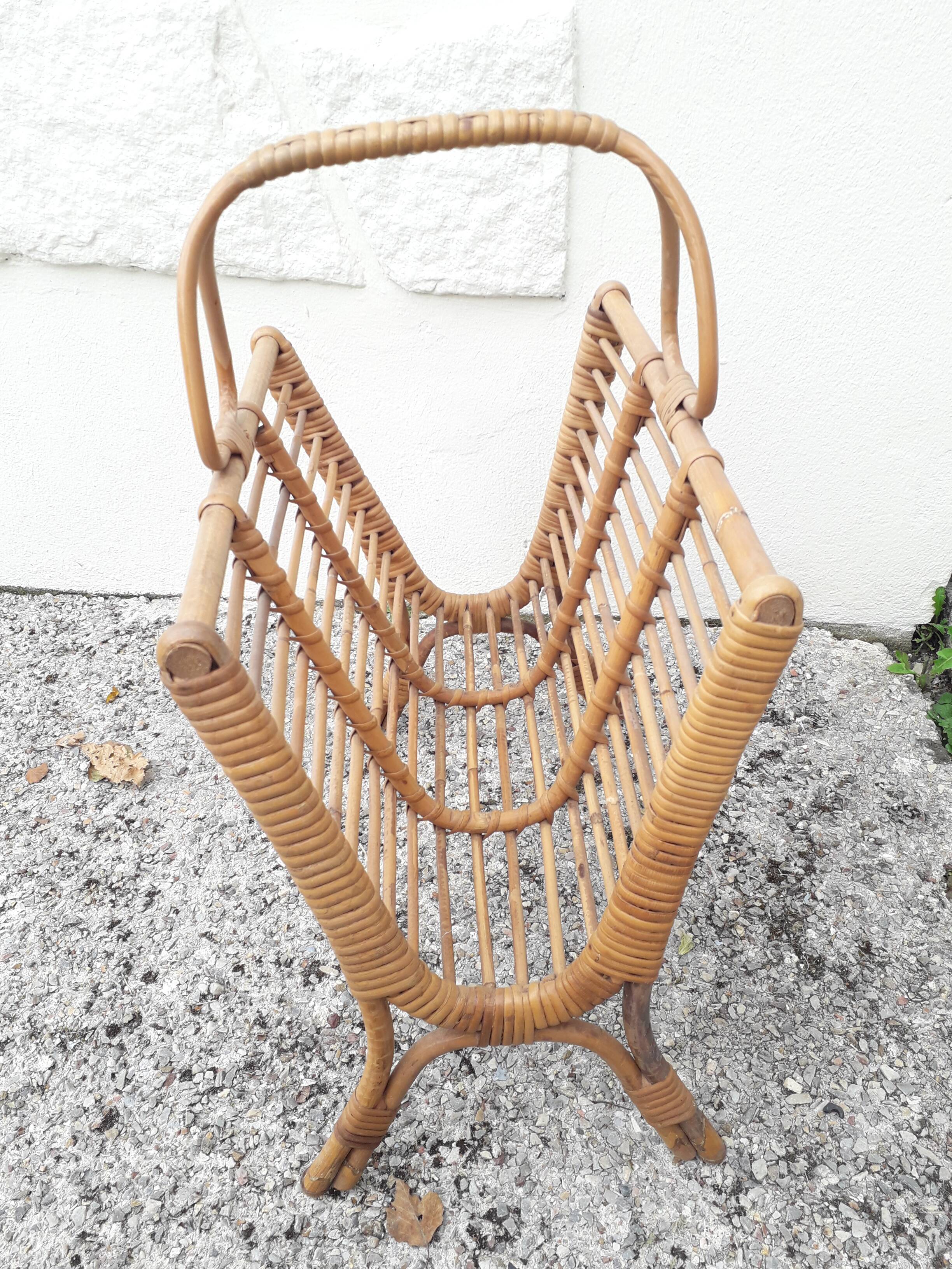 Porte-revues en rotin (année 70)