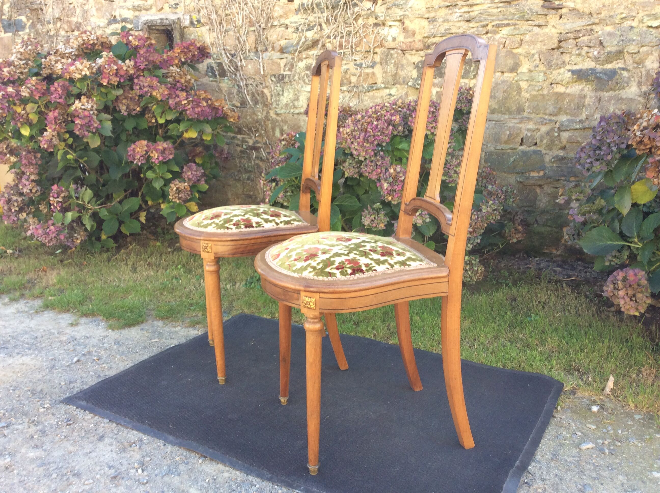 Snowshoe chairs (duo) upholstered louis XVI style of period 1920 in walnut.