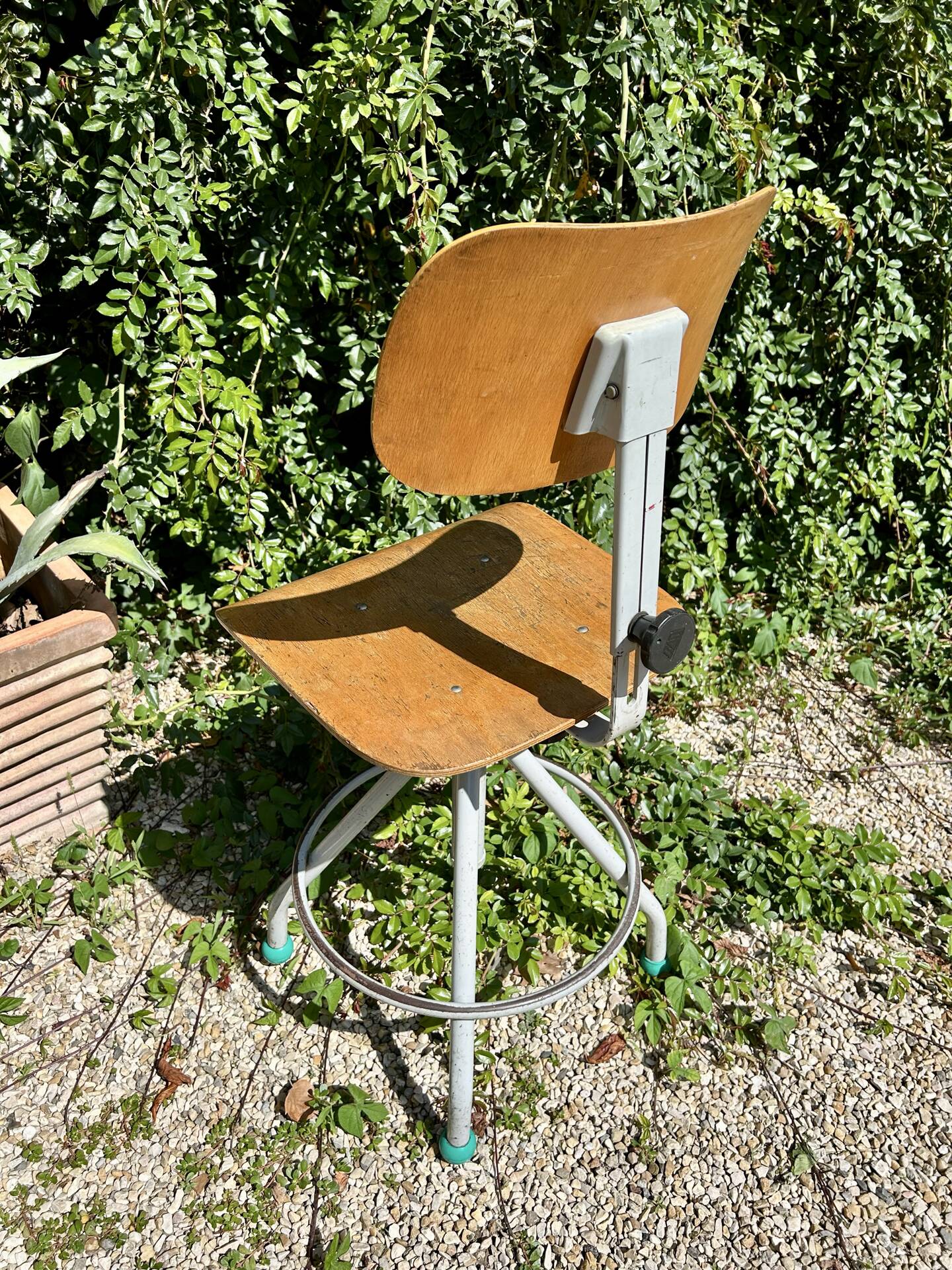 Chaise d’atelier vintage