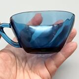 5 tasses et soucoupes Vereco vintage en verre bleu France