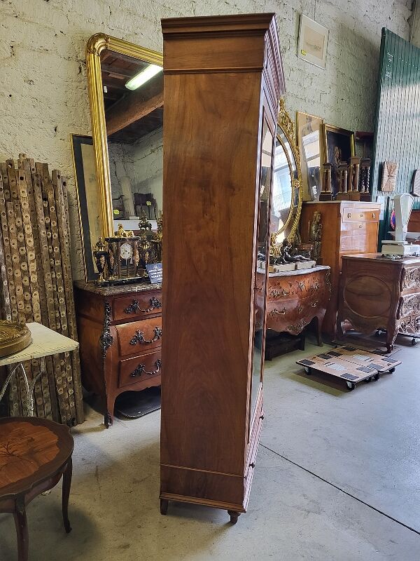 Showcase 1 walnut door of the nineteenth century