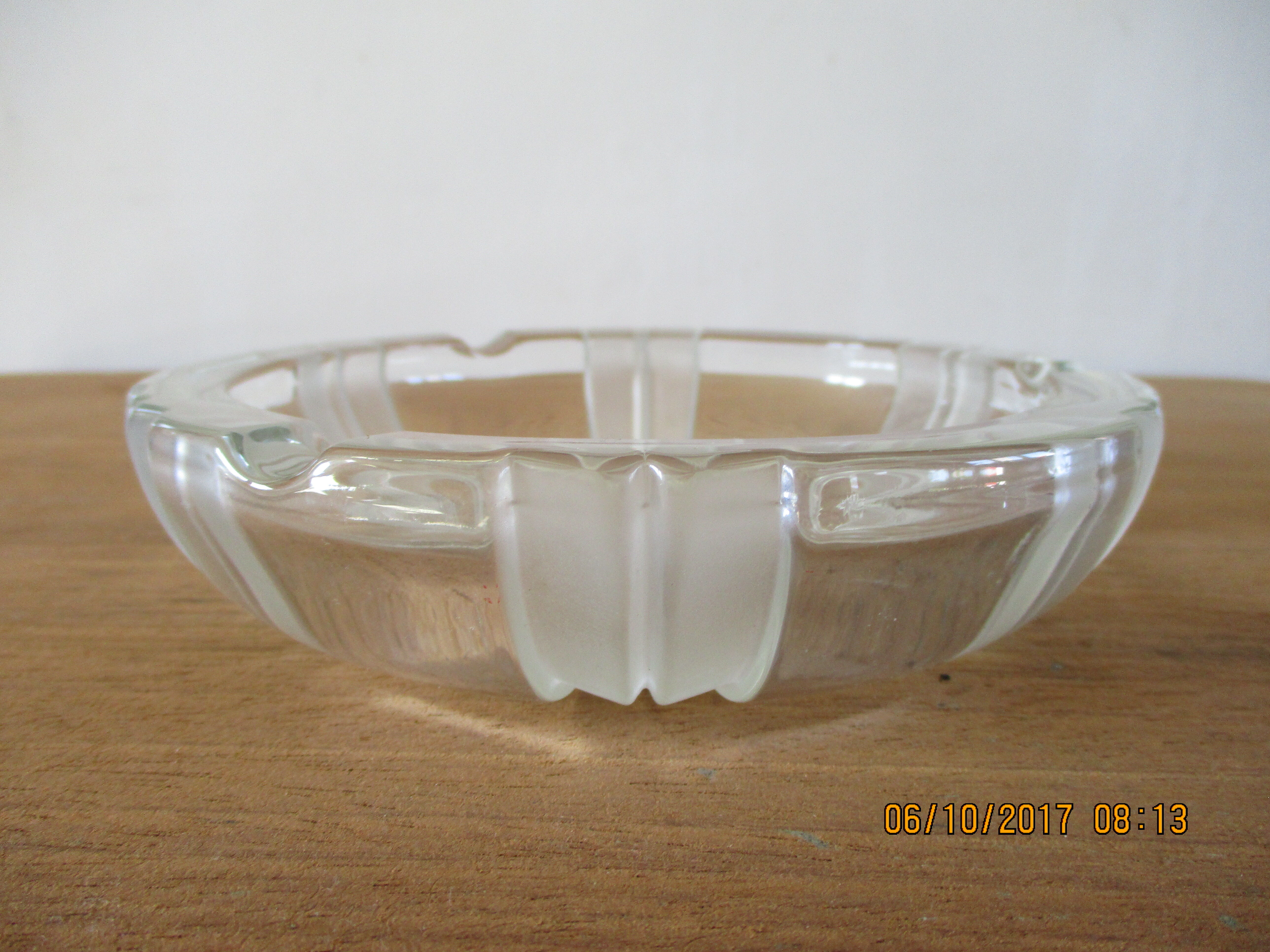 Empty pocket in Veneto glass signed years