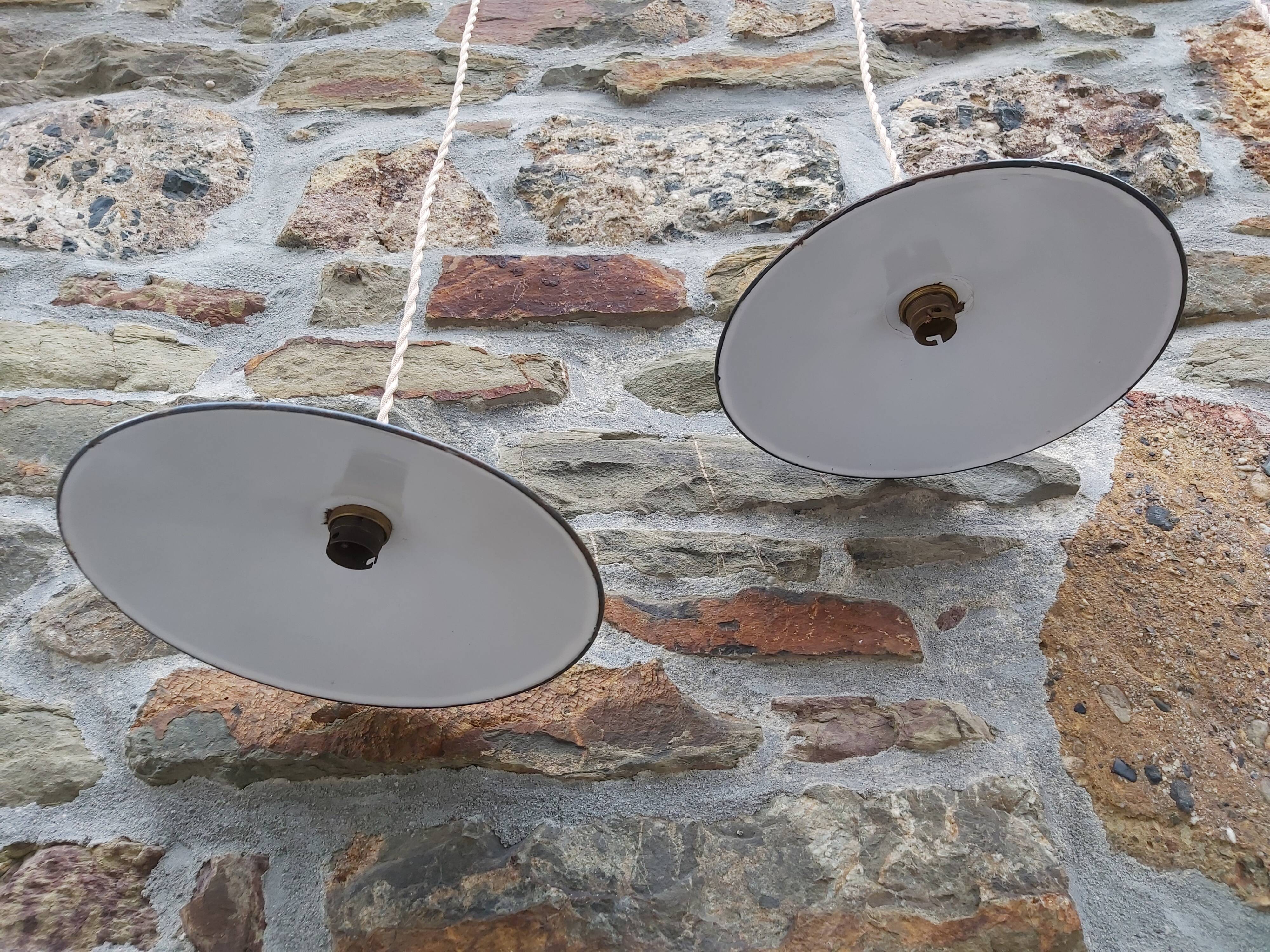 Set of 3 blue enamelled industrial suspensions