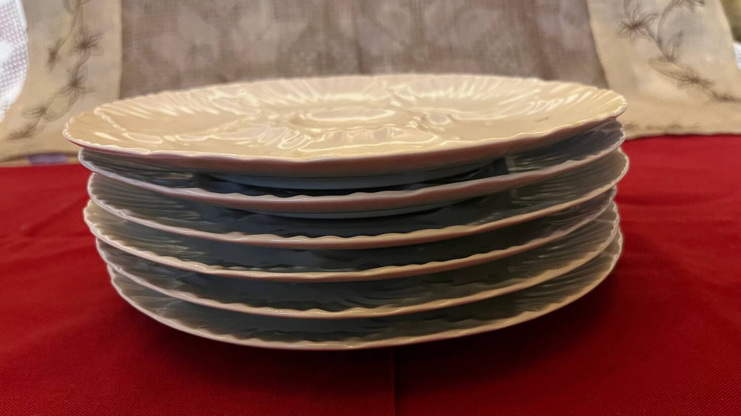 Set of 6 vintage oyster plates