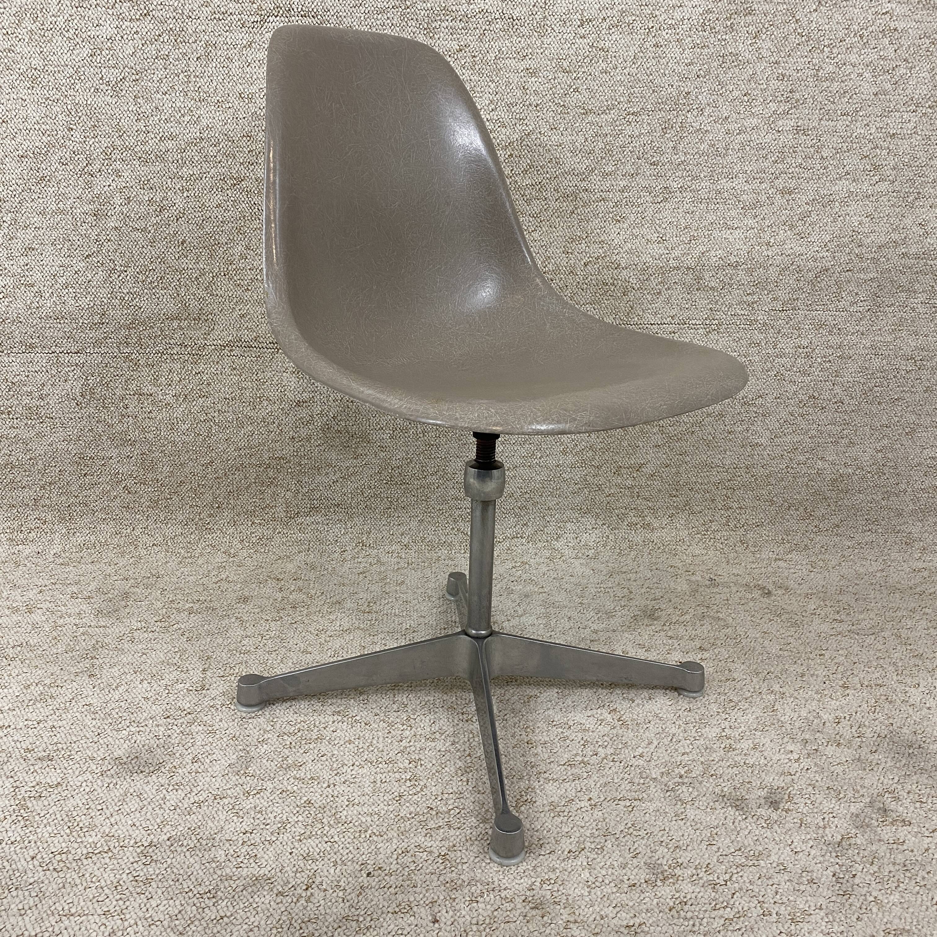 Eames chair fiberglass grey herman miller