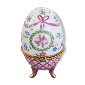 Egg-shaped porcelain box