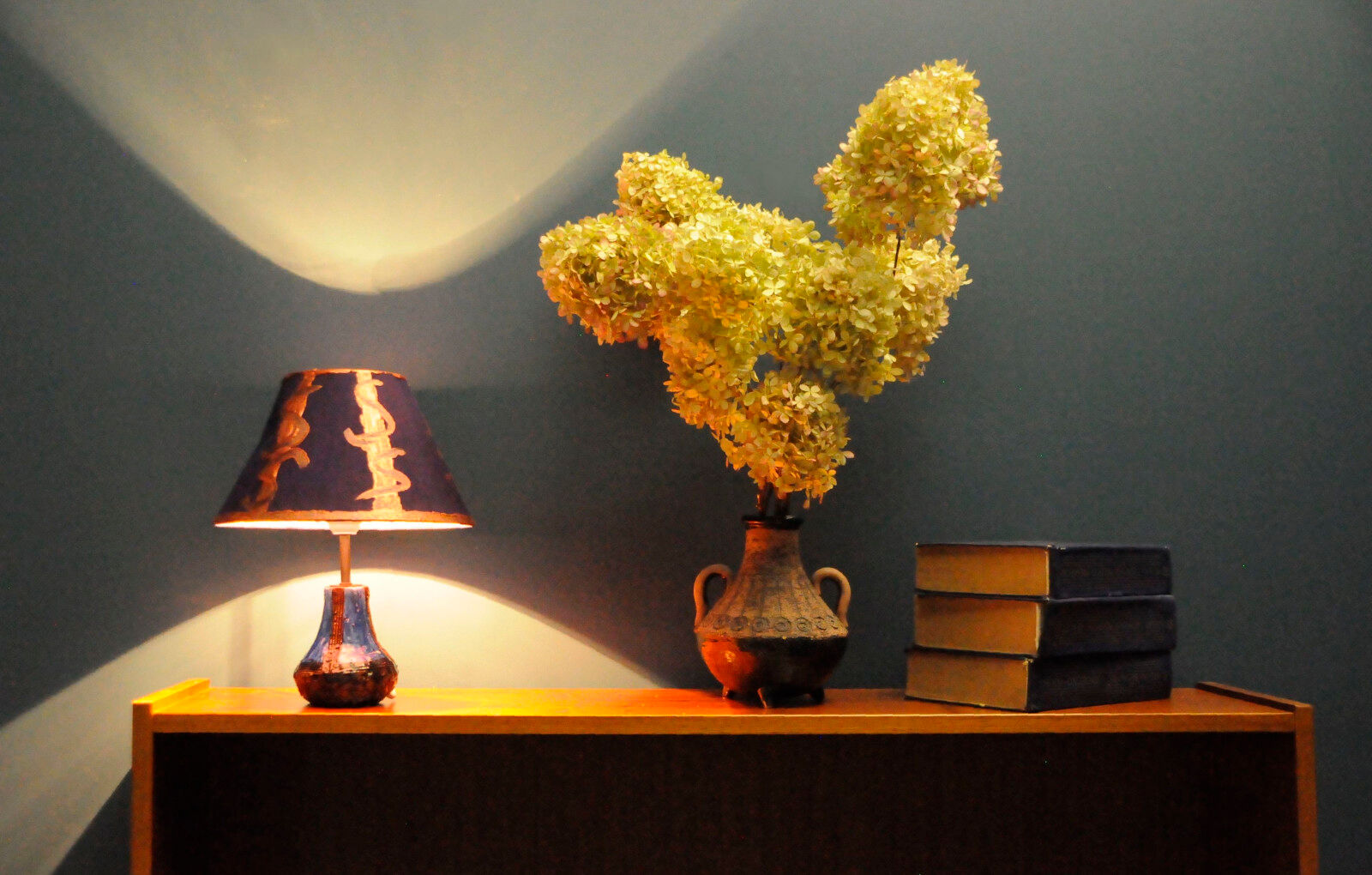 Scandinavian ceramic lamp