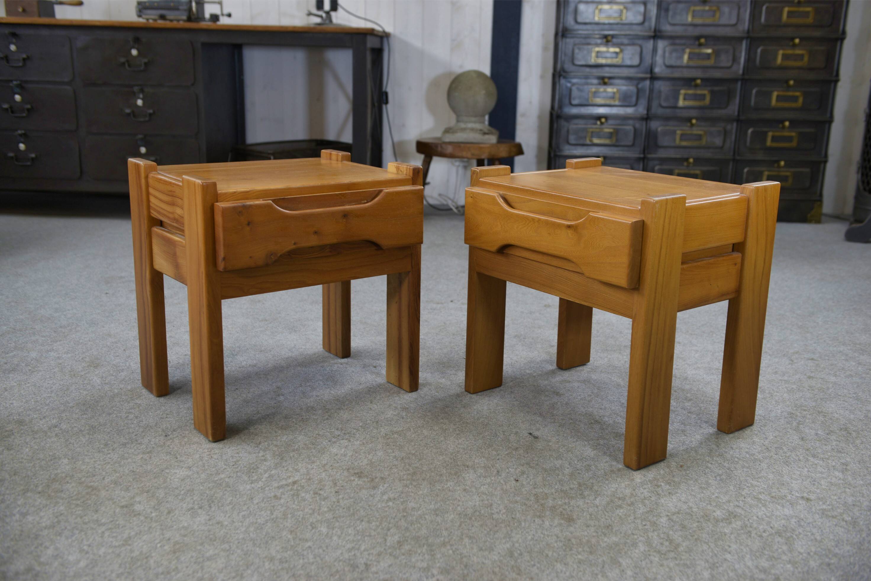Paire de chevets en orme pour maison regain 1970's