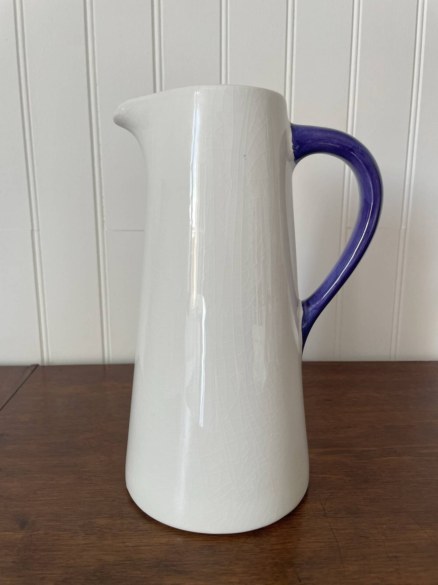 Pichet carafe en céramique blanc et bleu