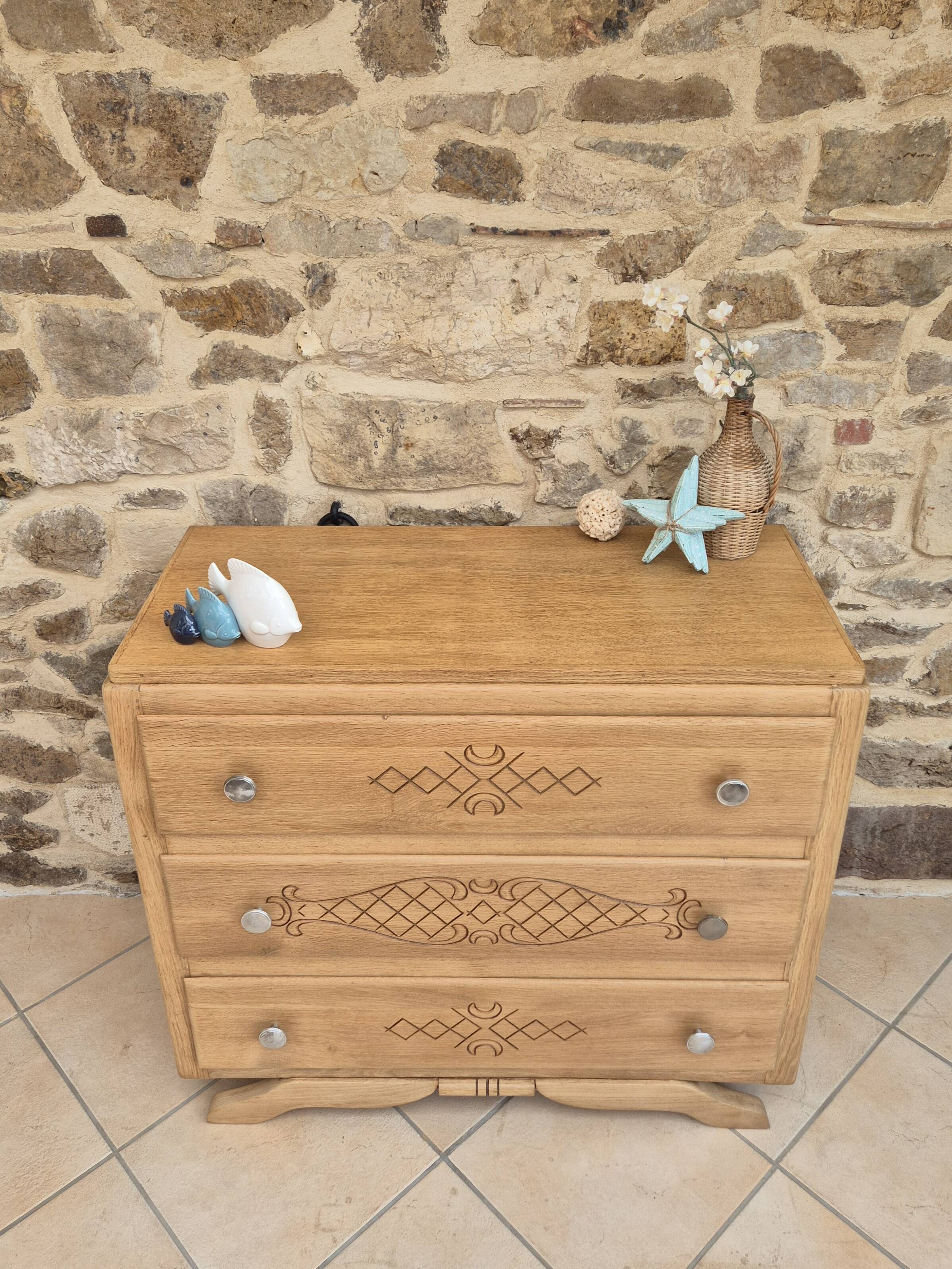 Art Deco chest of drawers