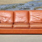 Canapé "space age". Cuir fauve. Circa 1970
