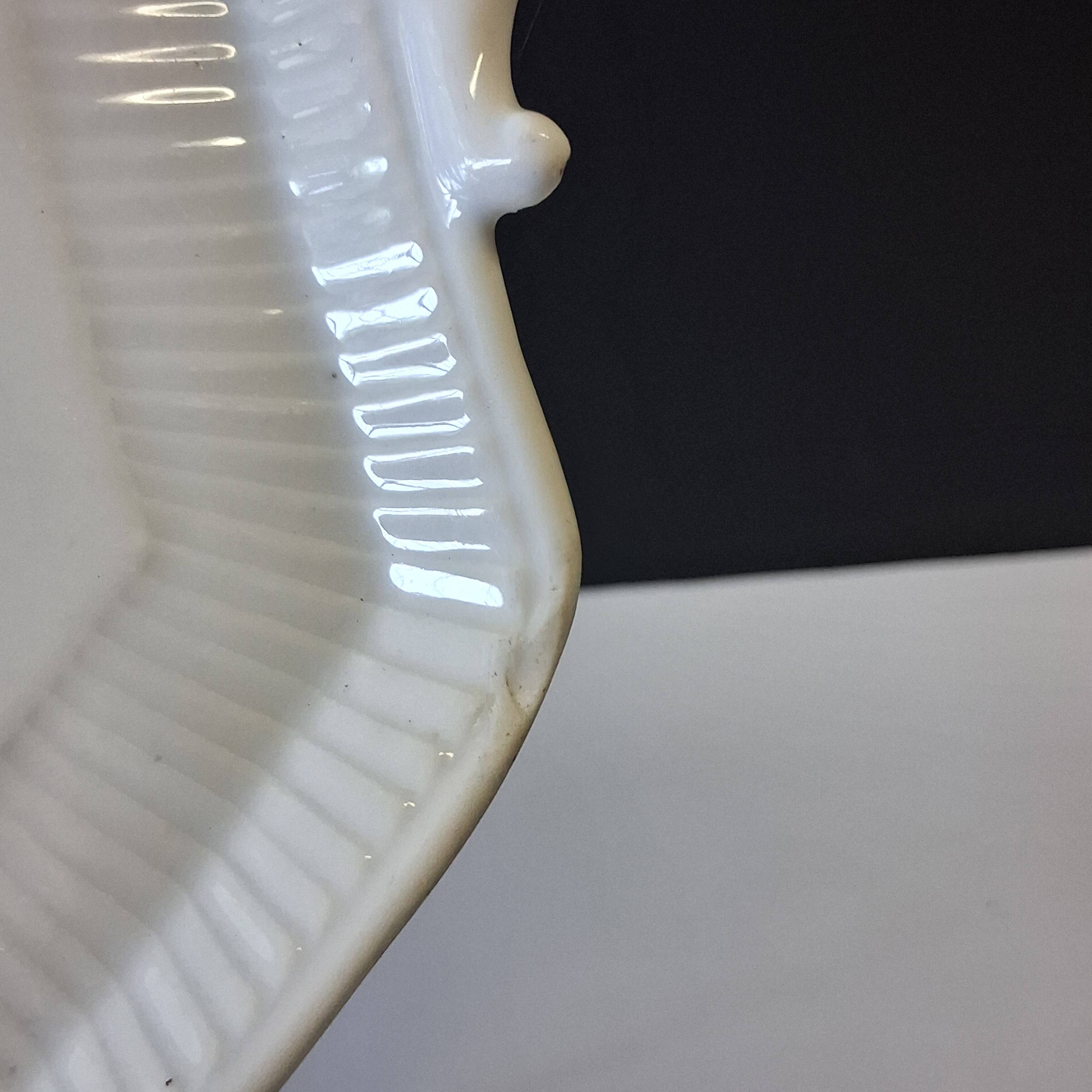 Very nice old white porcelain dish from Mehun in good condition.