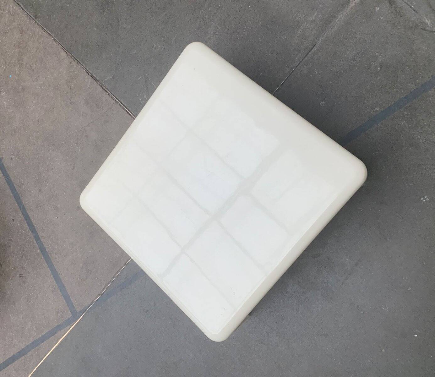 Demetrio lounge coffee table from the Italian space age of the mid-century by Vico Magistretti for Artemide.