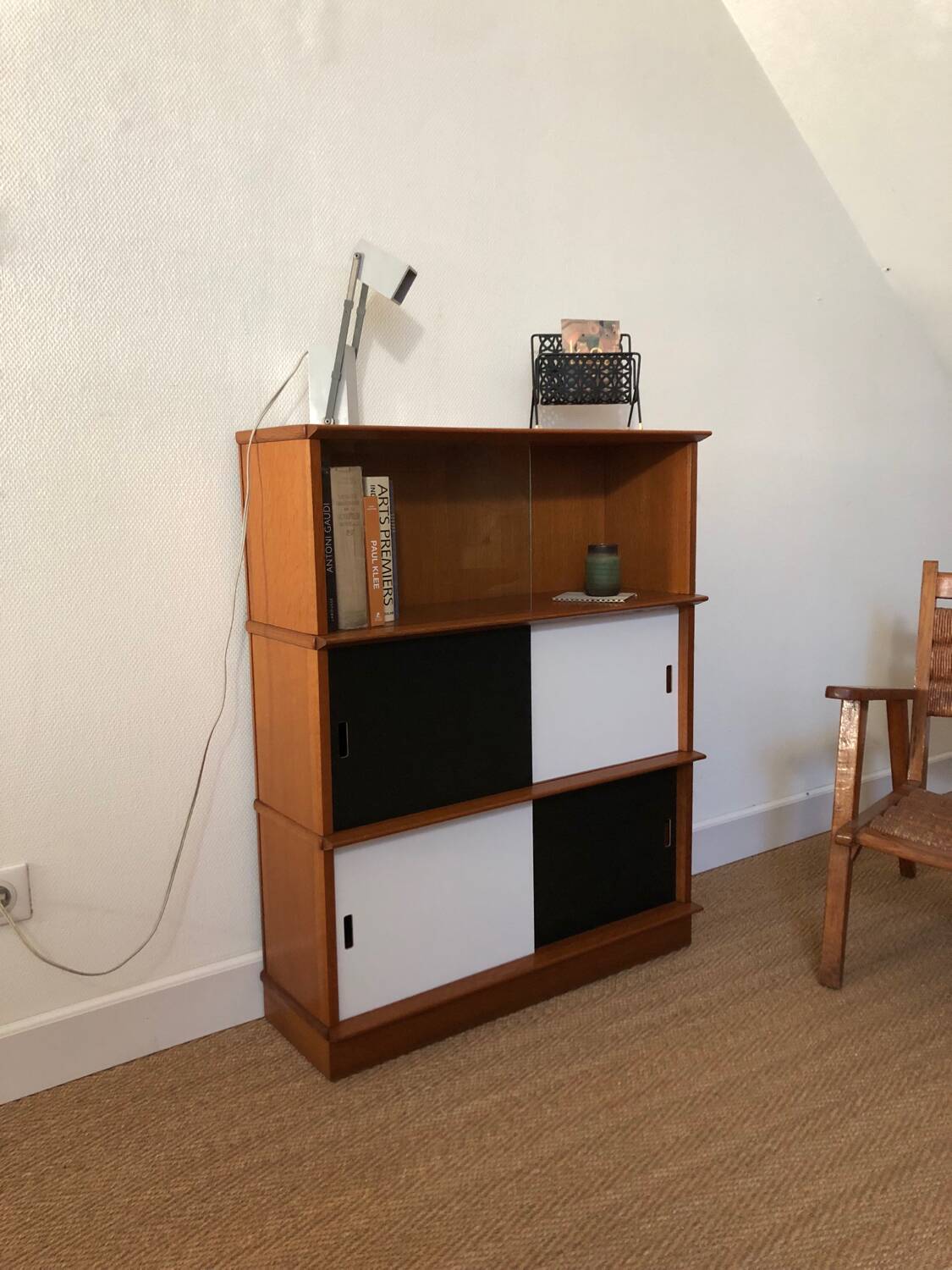 Shelf / display case