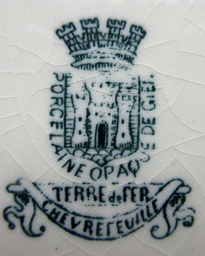 Assiette Art Nouveau Terre de Fer Gien, modèle en bleu, Le Chèvrefeuille