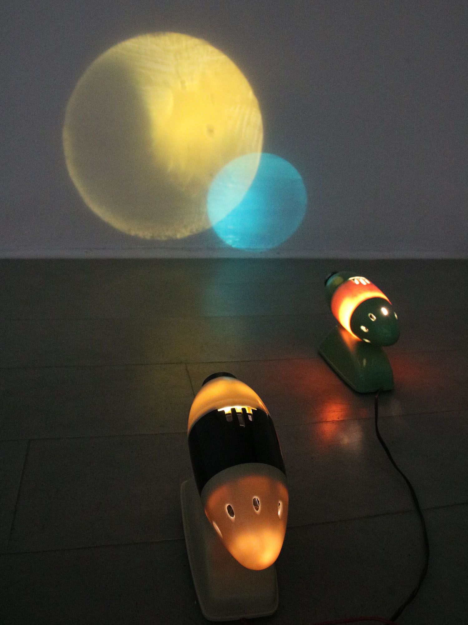 Mid-century cream projector from bakalite