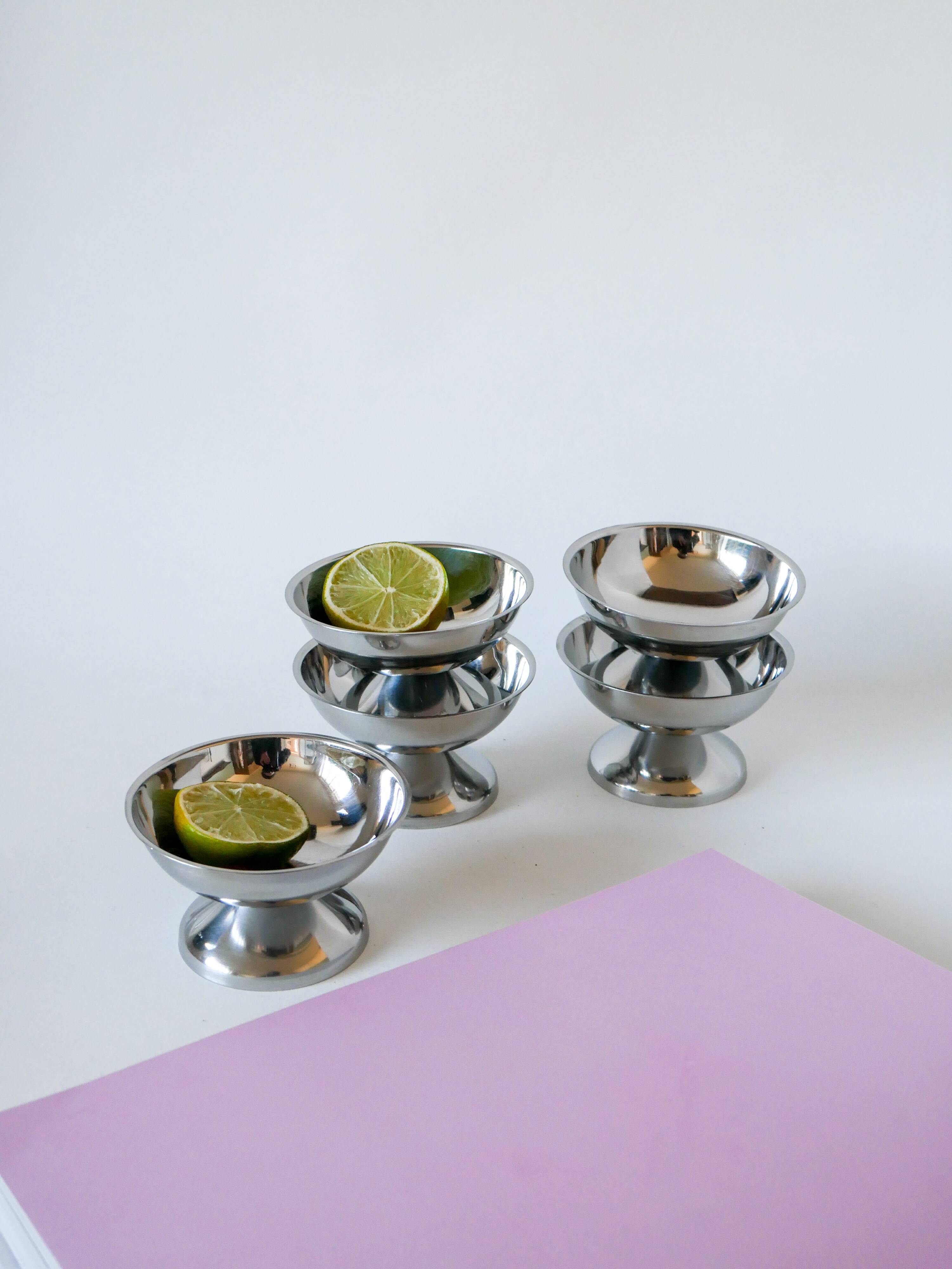 Set of 5 stainless steel bowls 1970 10 x 5 cm
