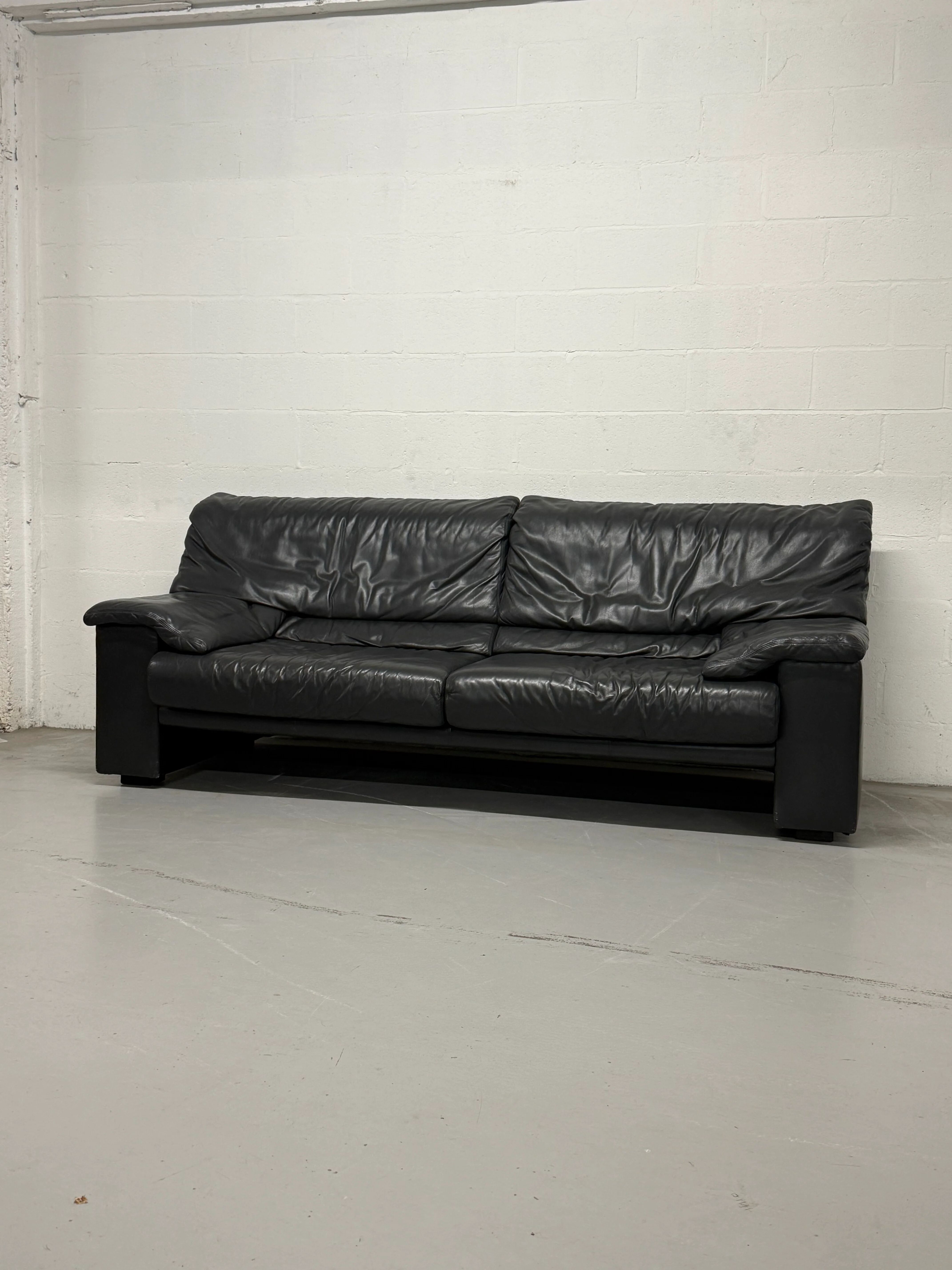 3-seater sofa by Durlet Belgium | Vintage black leather postmodern design |