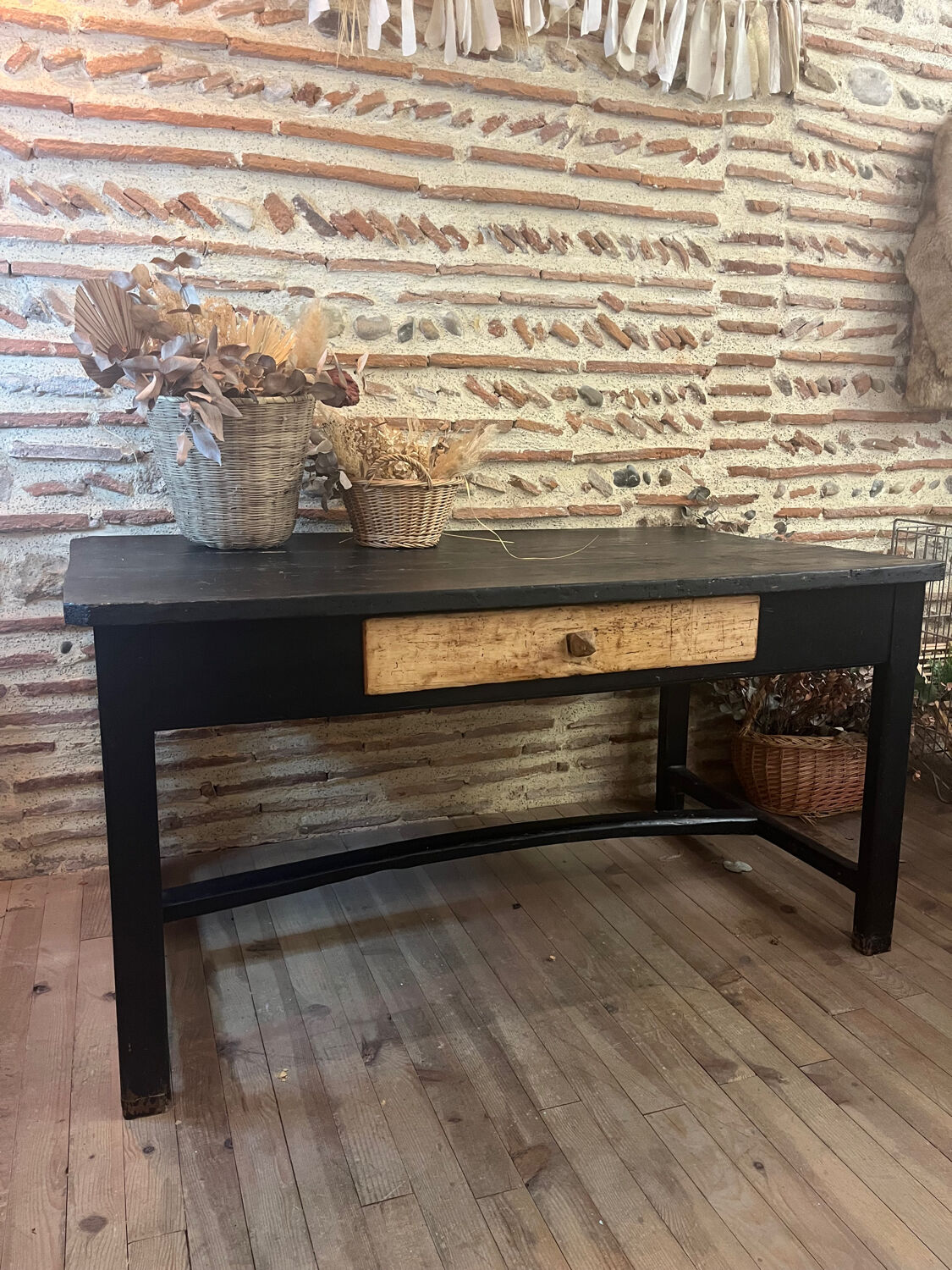 Farm table