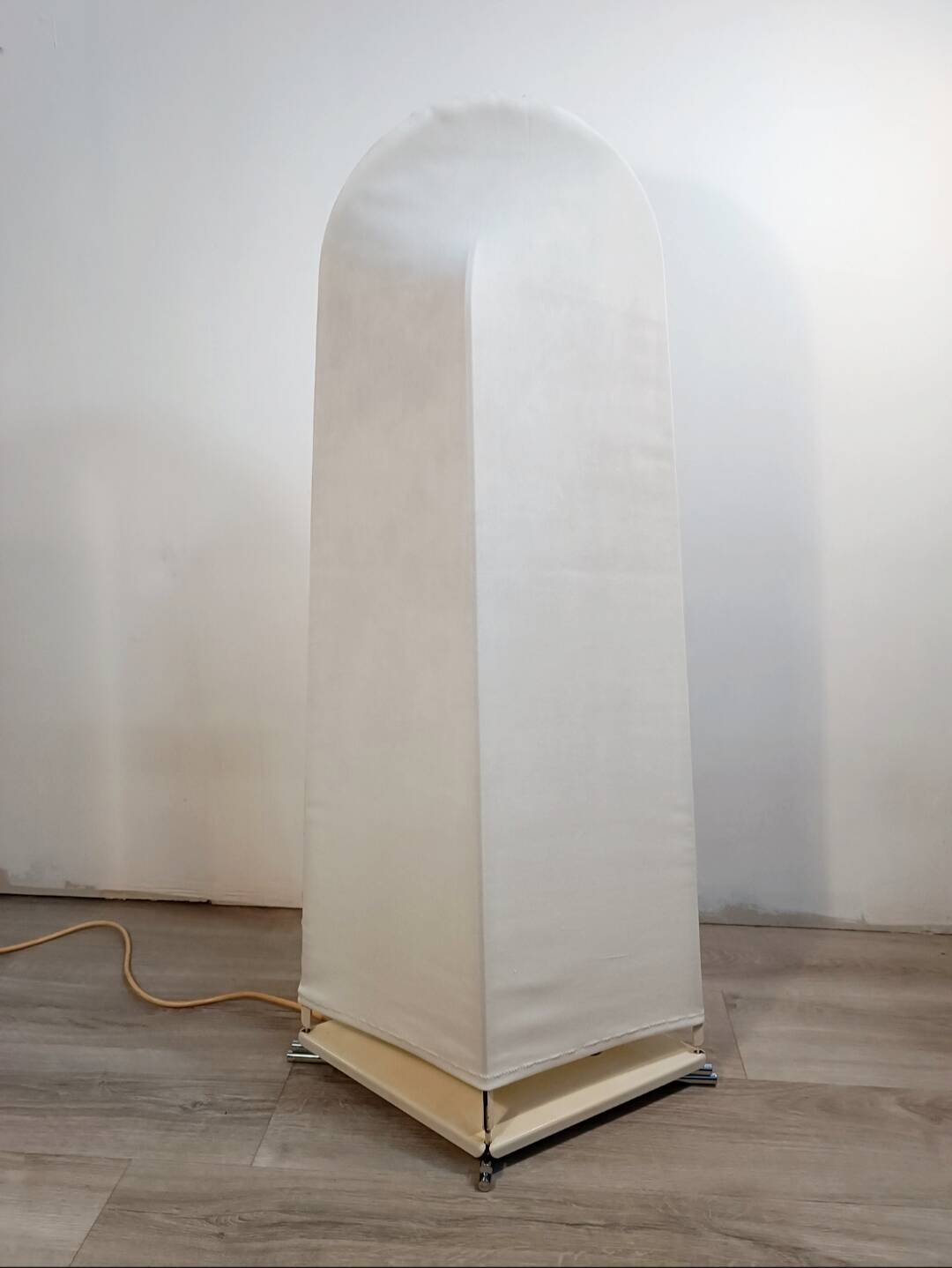 Lampe sol Kazuki par Kazuhide Takahama pour Sirrah 1970 Première édition