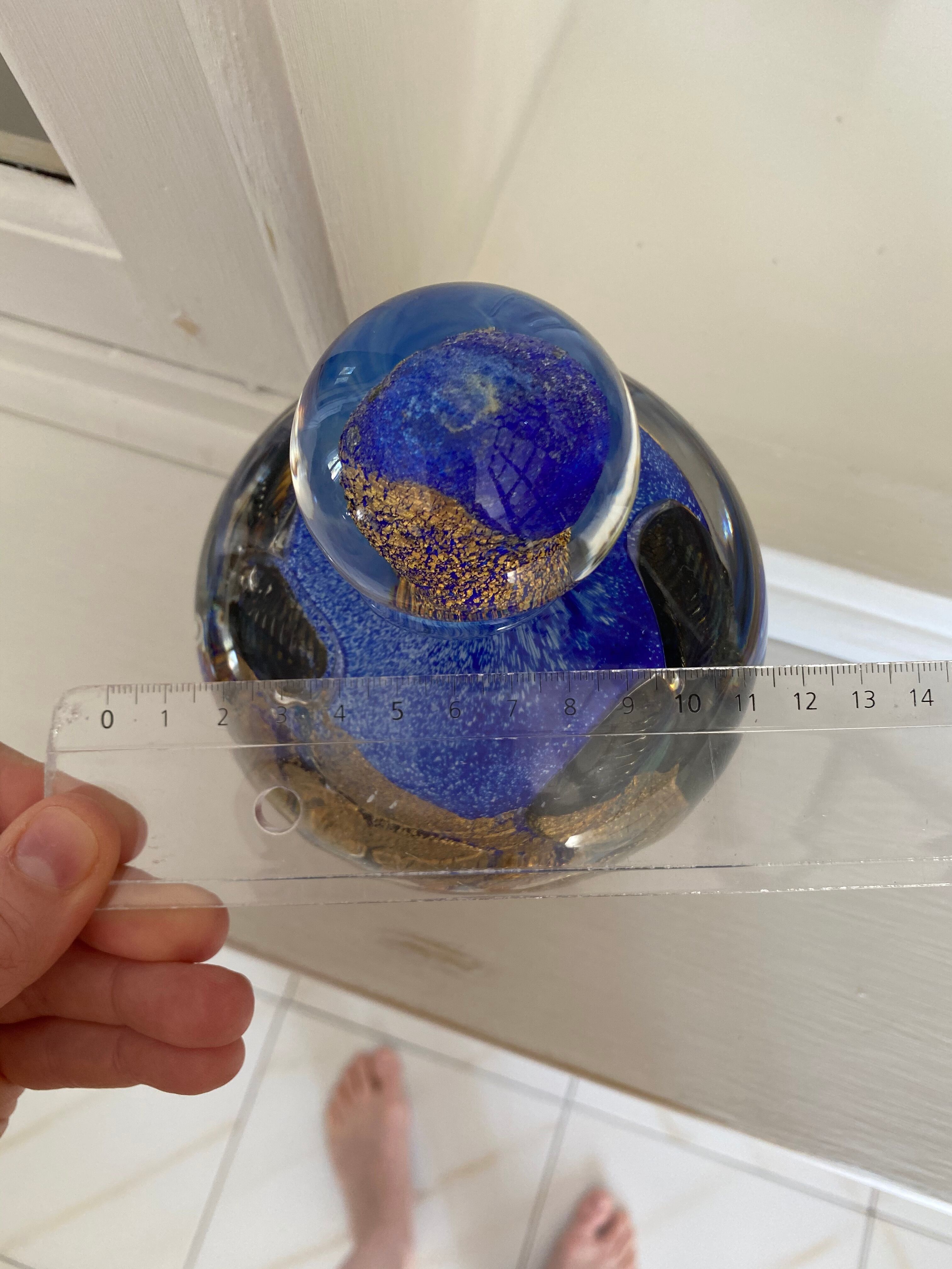 Ovoid bottle of master glassmaker Jean-Claude Novaro in perfect condition