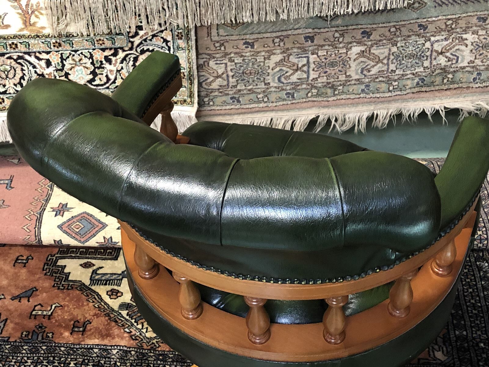 Chesterfield office chair swivelling leather - adjustable height