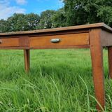 Farm table