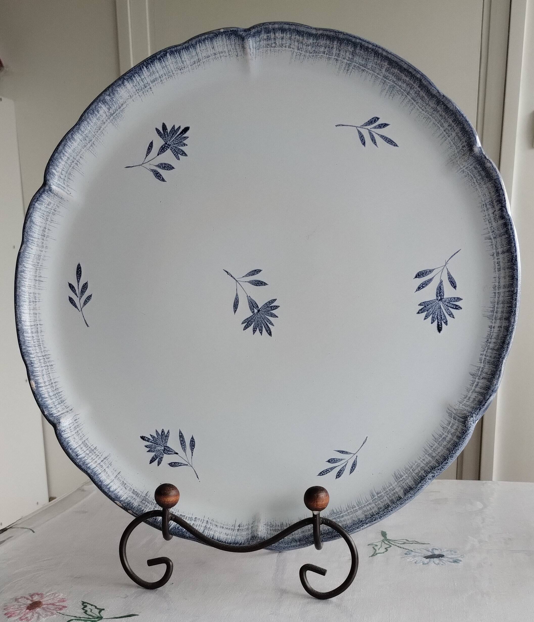 large flat plate Niderviller round dish.