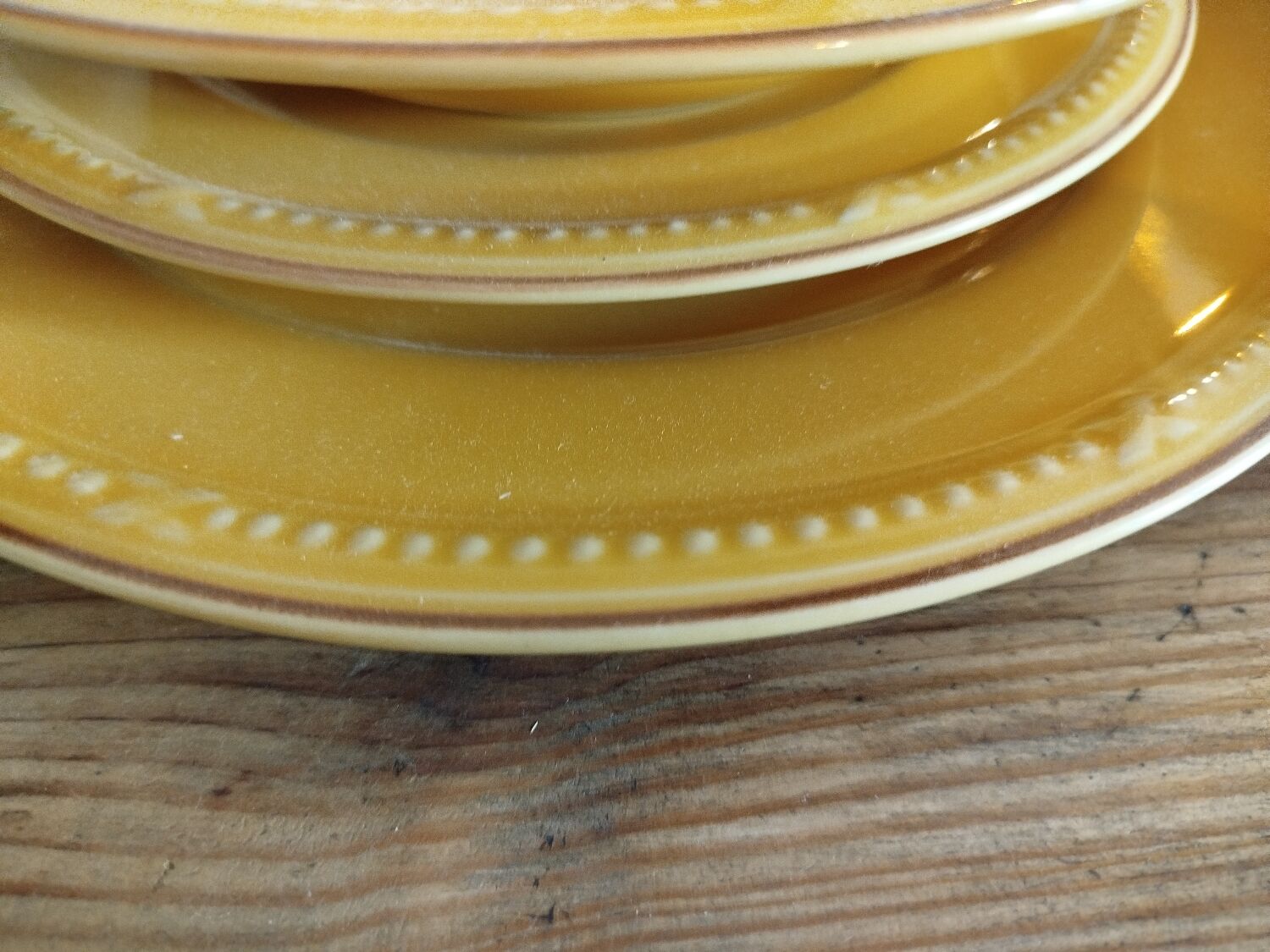 Vintage yellow service