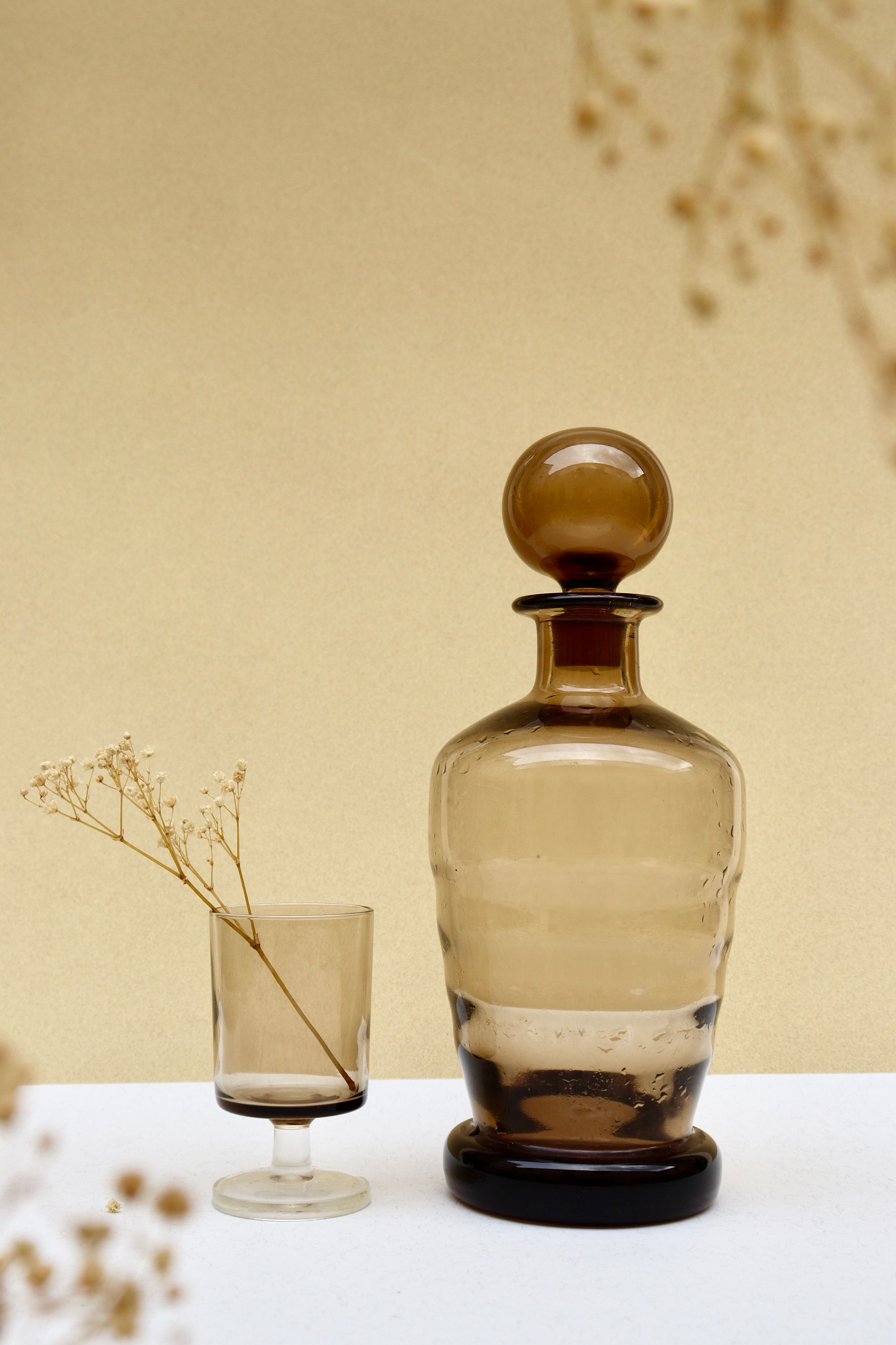 Carafe en verre fumé