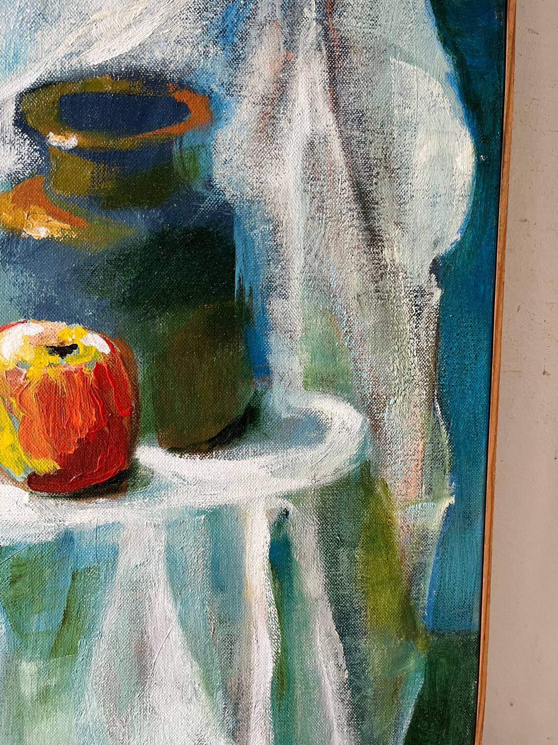 Nature morte sur chaise, signée Miguel Anibal 98